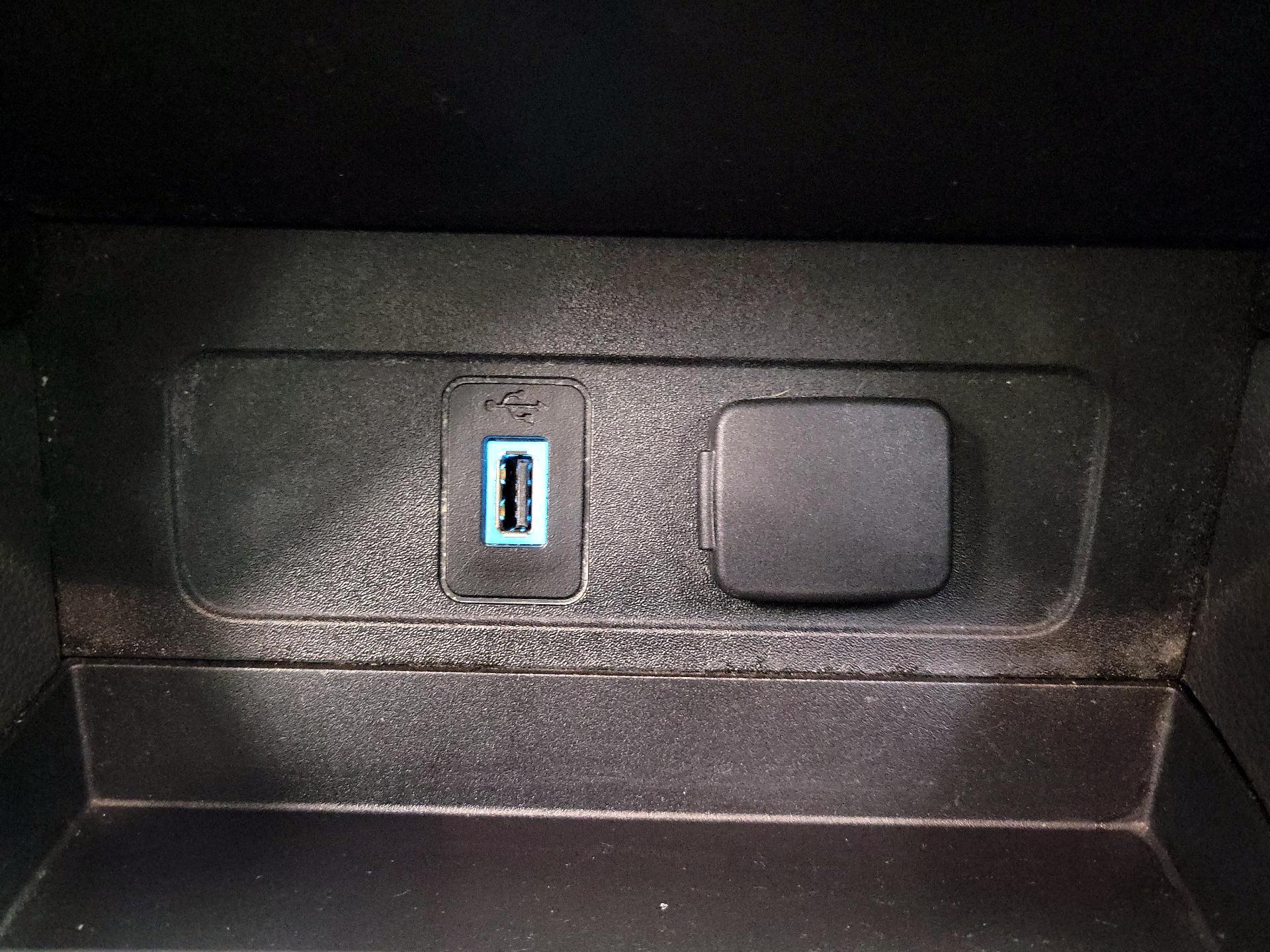 Thumbnail: 2017 Ford Escape - 19