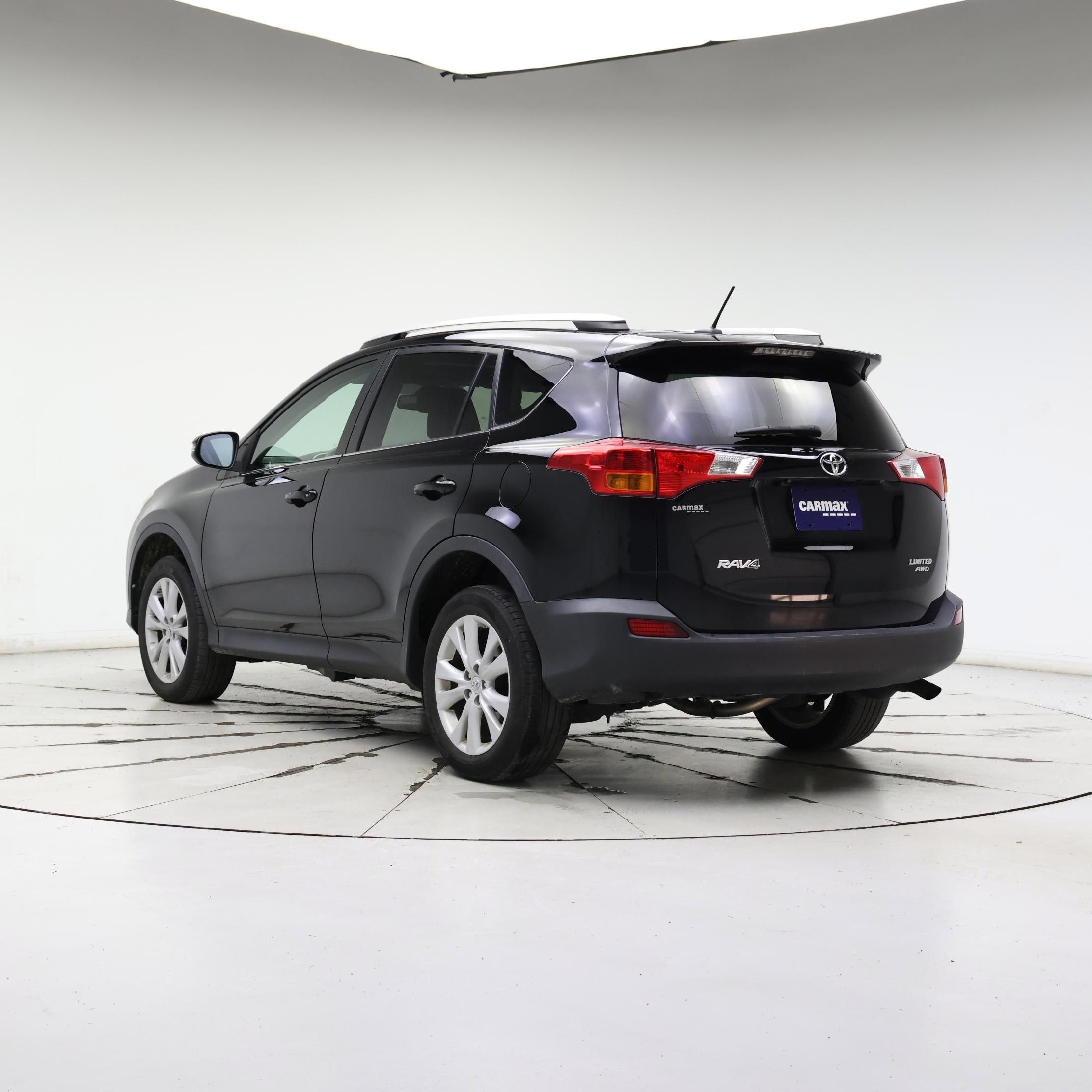 Thumbnail: 2015 Toyota RAV4 - 2