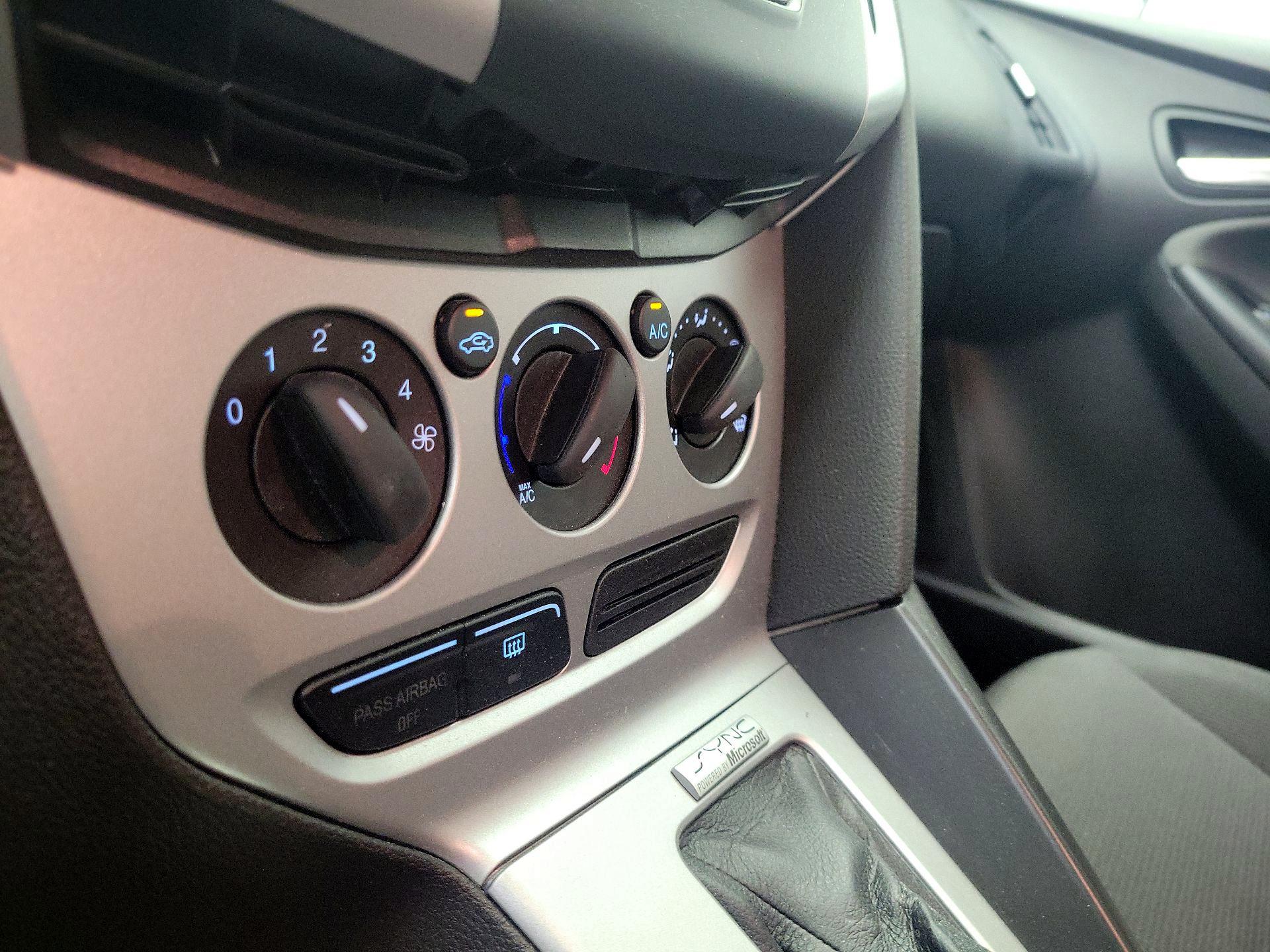 Thumbnail: 2014 Ford Focus - 15