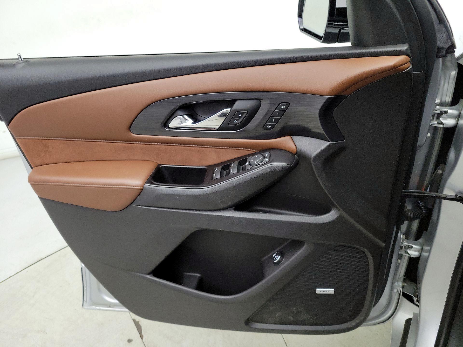 Thumbnail: 2018 Chevrolet Traverse - 12