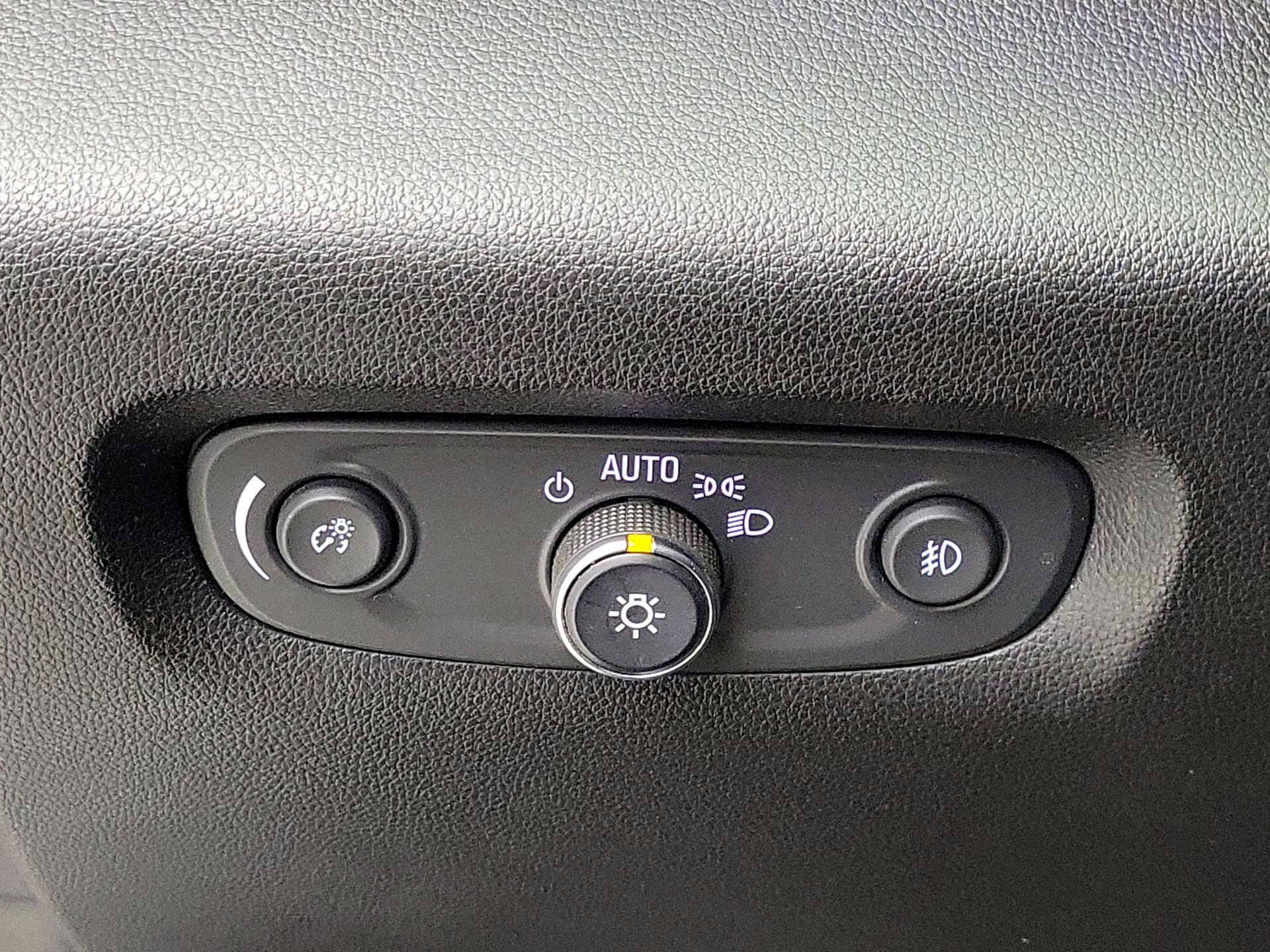 Thumbnail: 2018 Chevrolet Traverse - 13