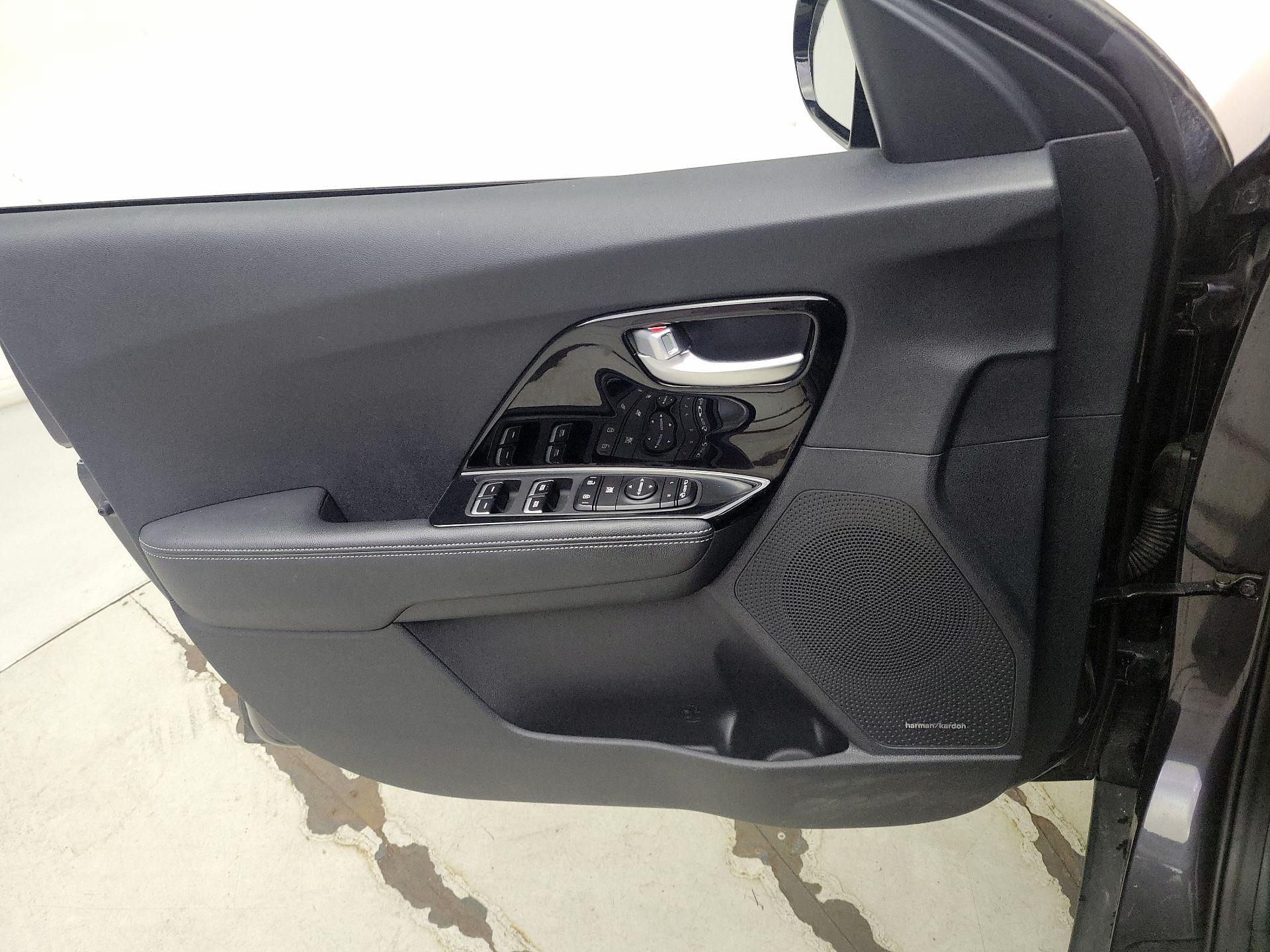 Thumbnail: 2018 Kia Niro - 12