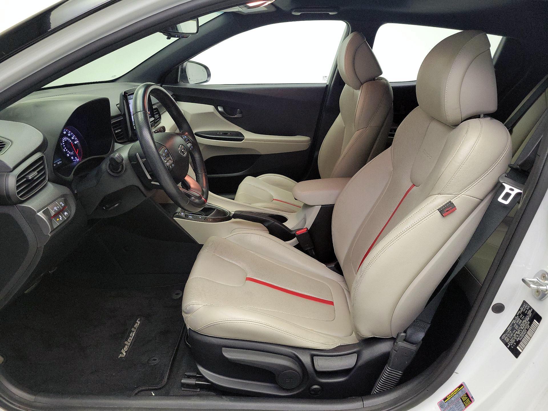 Thumbnail: 2019 Hyundai Veloster - 11