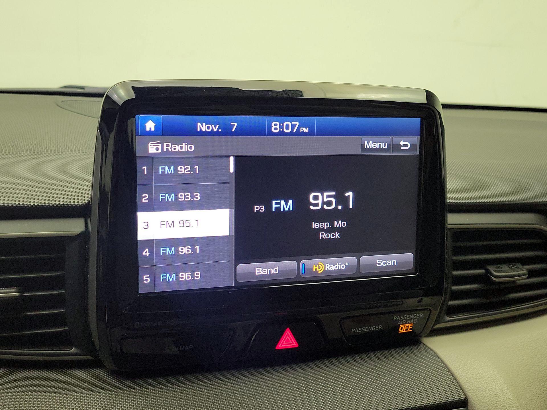 Thumbnail: 2019 Hyundai Veloster - 16