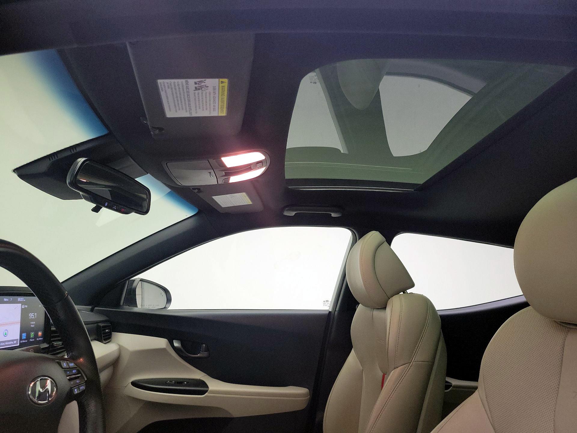 Thumbnail: 2019 Hyundai Veloster - 20