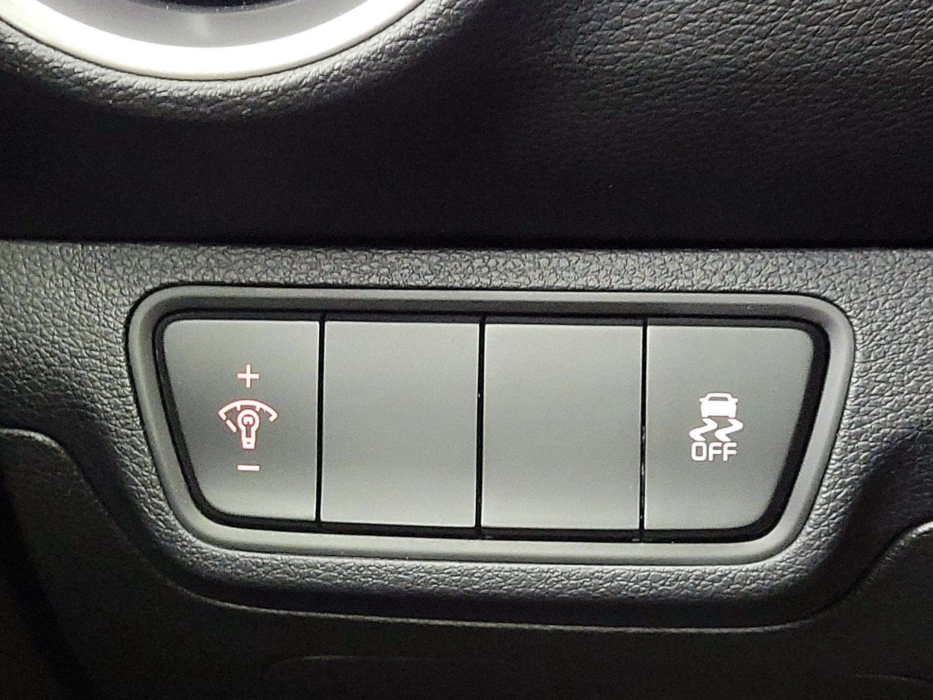 Thumbnail: 2022 Kia Forte - 13