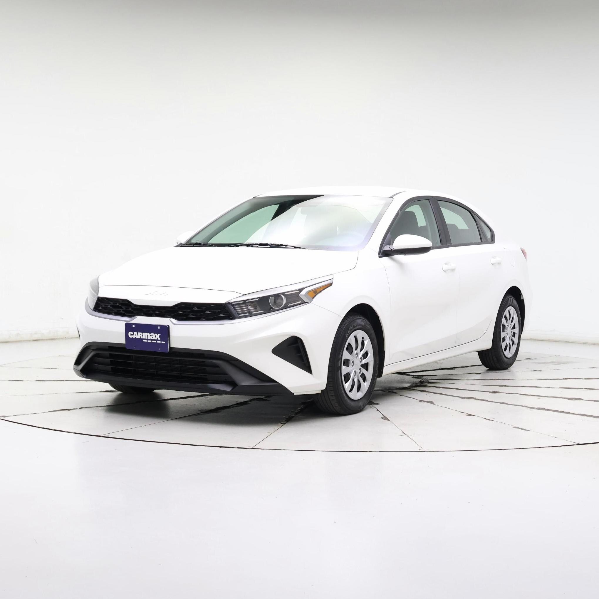 Thumbnail: 2022 Kia Forte - 4