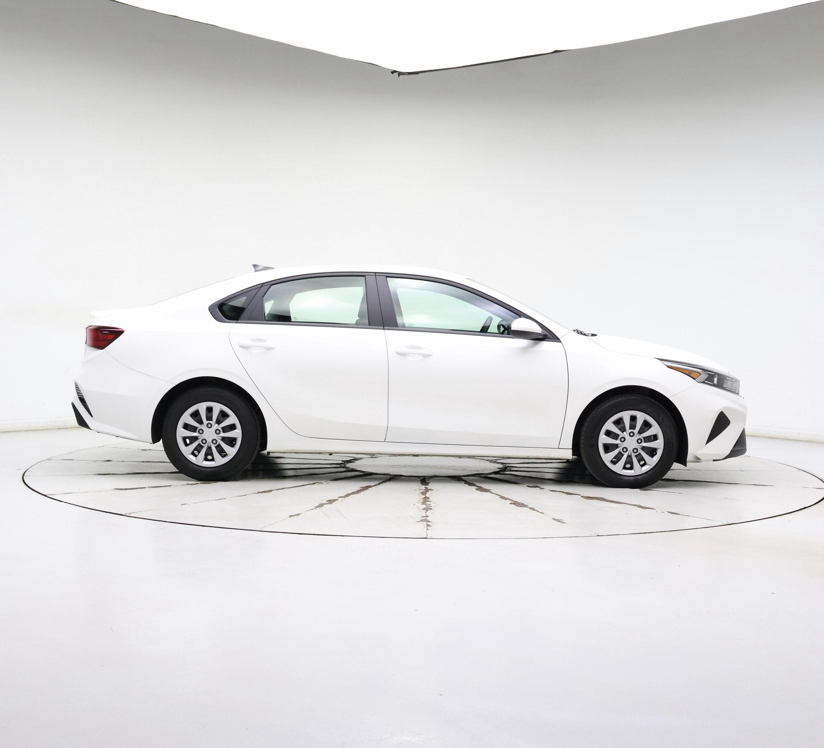 Thumbnail: 2022 Kia Forte - 7