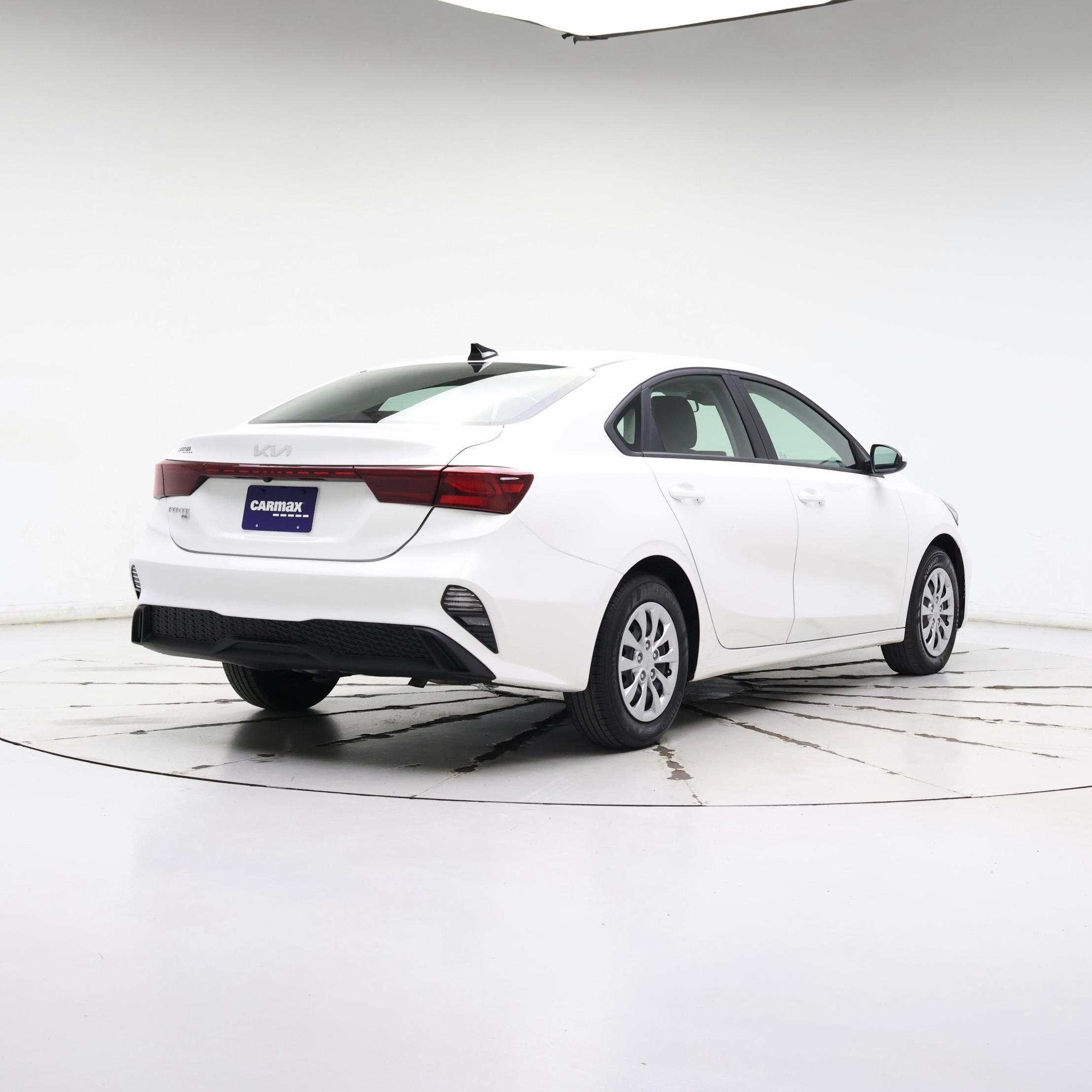 Thumbnail: 2022 Kia Forte - 8