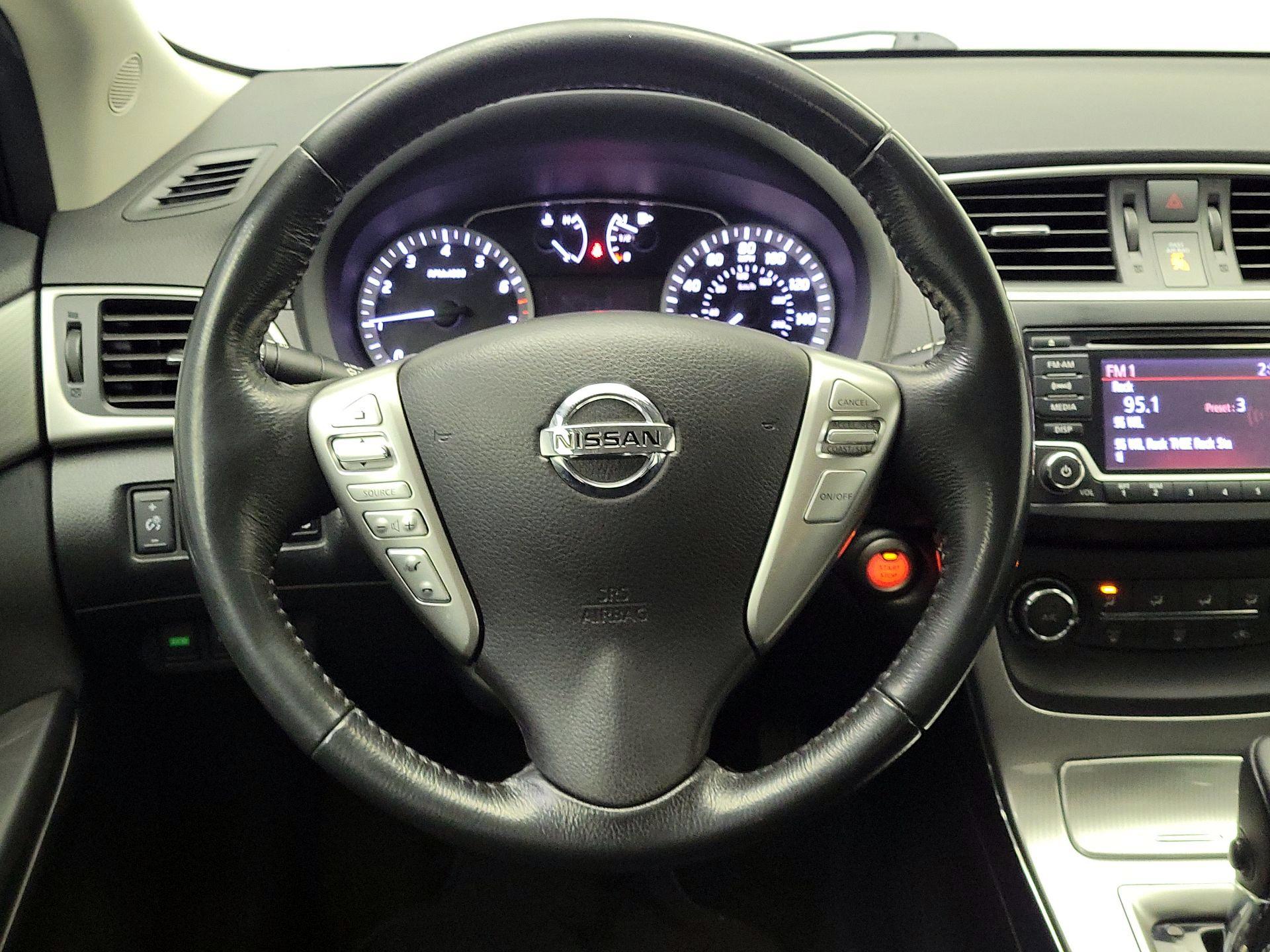 Thumbnail: 2015 Nissan Sentra - 10