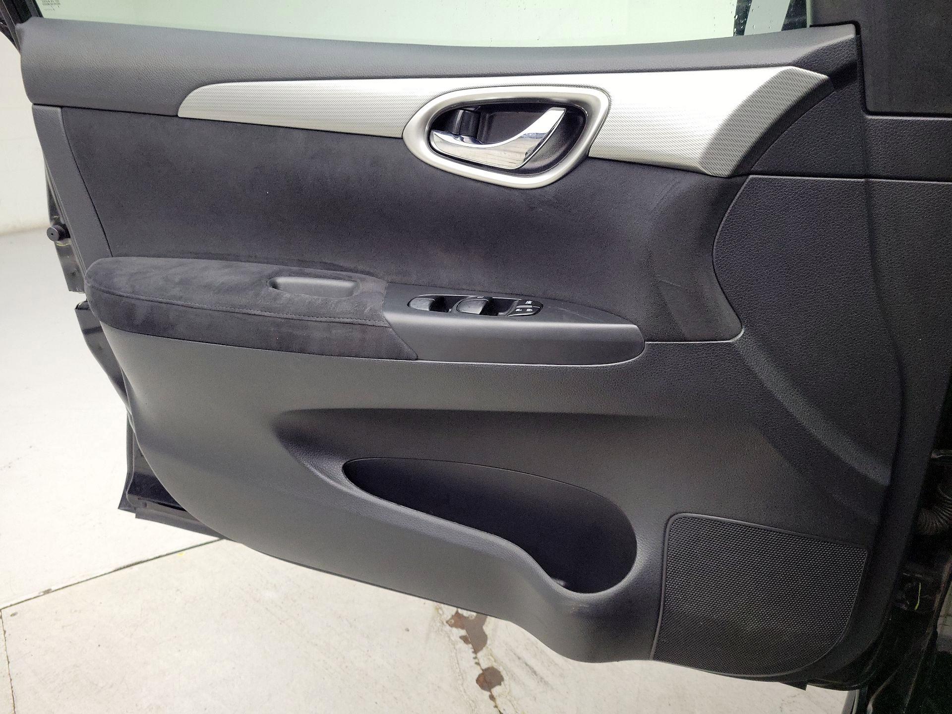 Thumbnail: 2015 Nissan Sentra - 12