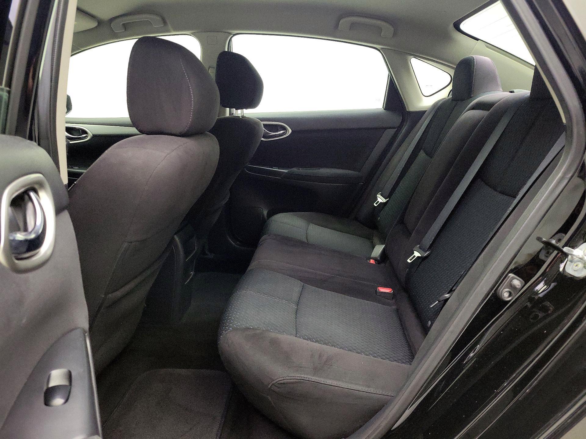 Thumbnail: 2015 Nissan Sentra - 19