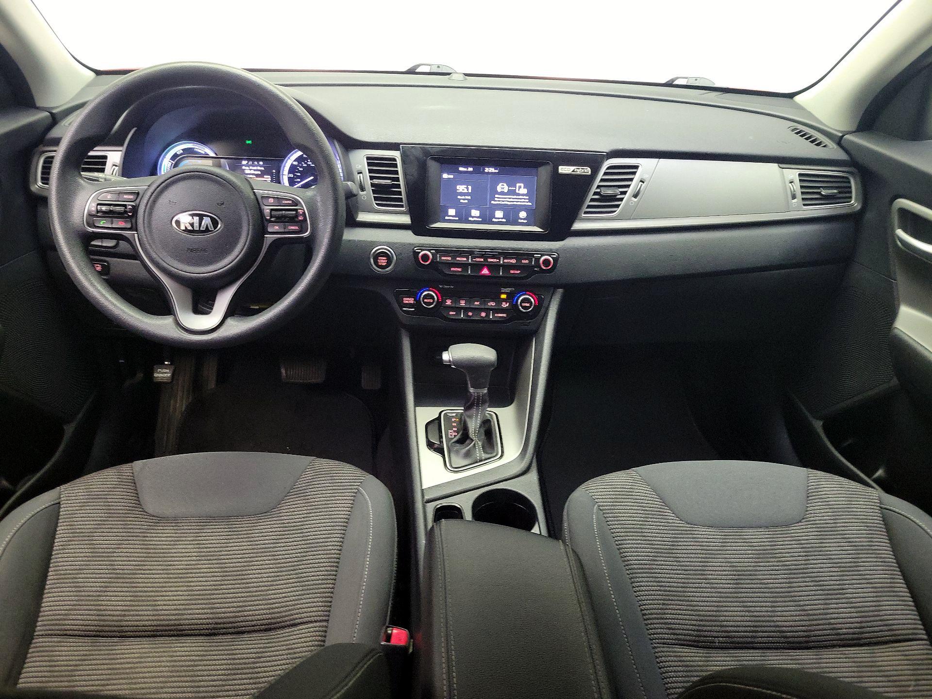 Thumbnail: 2017 Kia Niro - 9