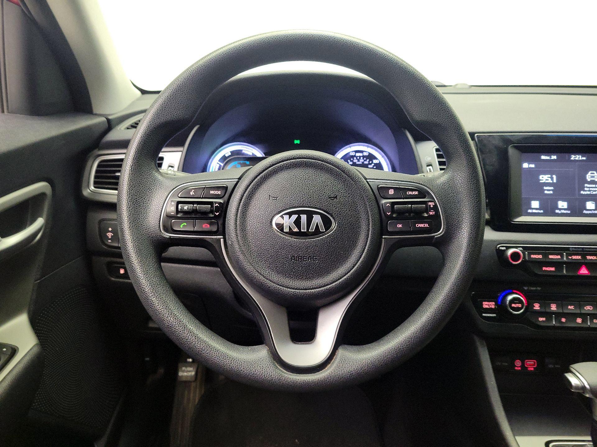 Thumbnail: 2017 Kia Niro - 10