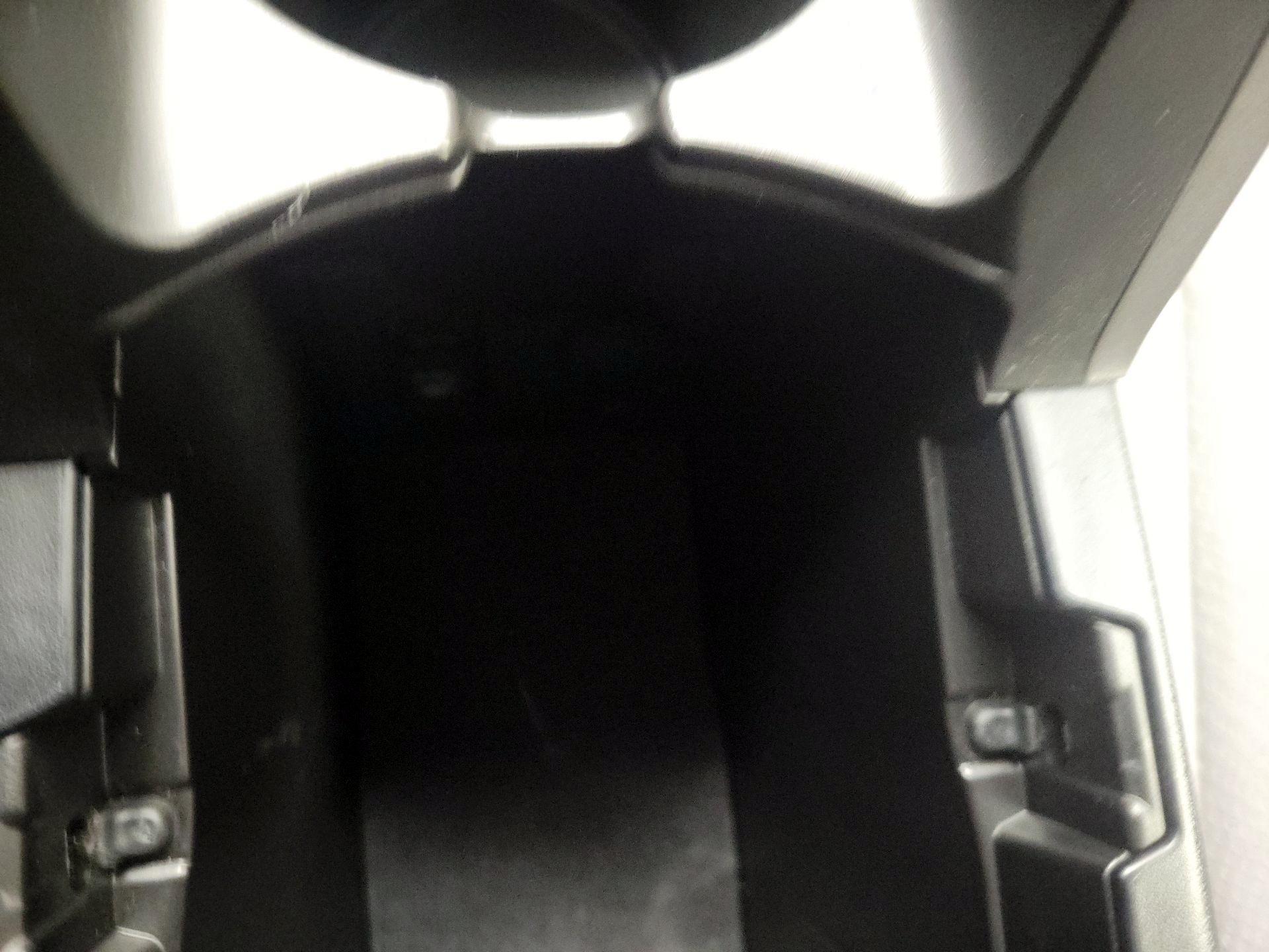 Thumbnail: 2015 Toyota Prius - 18