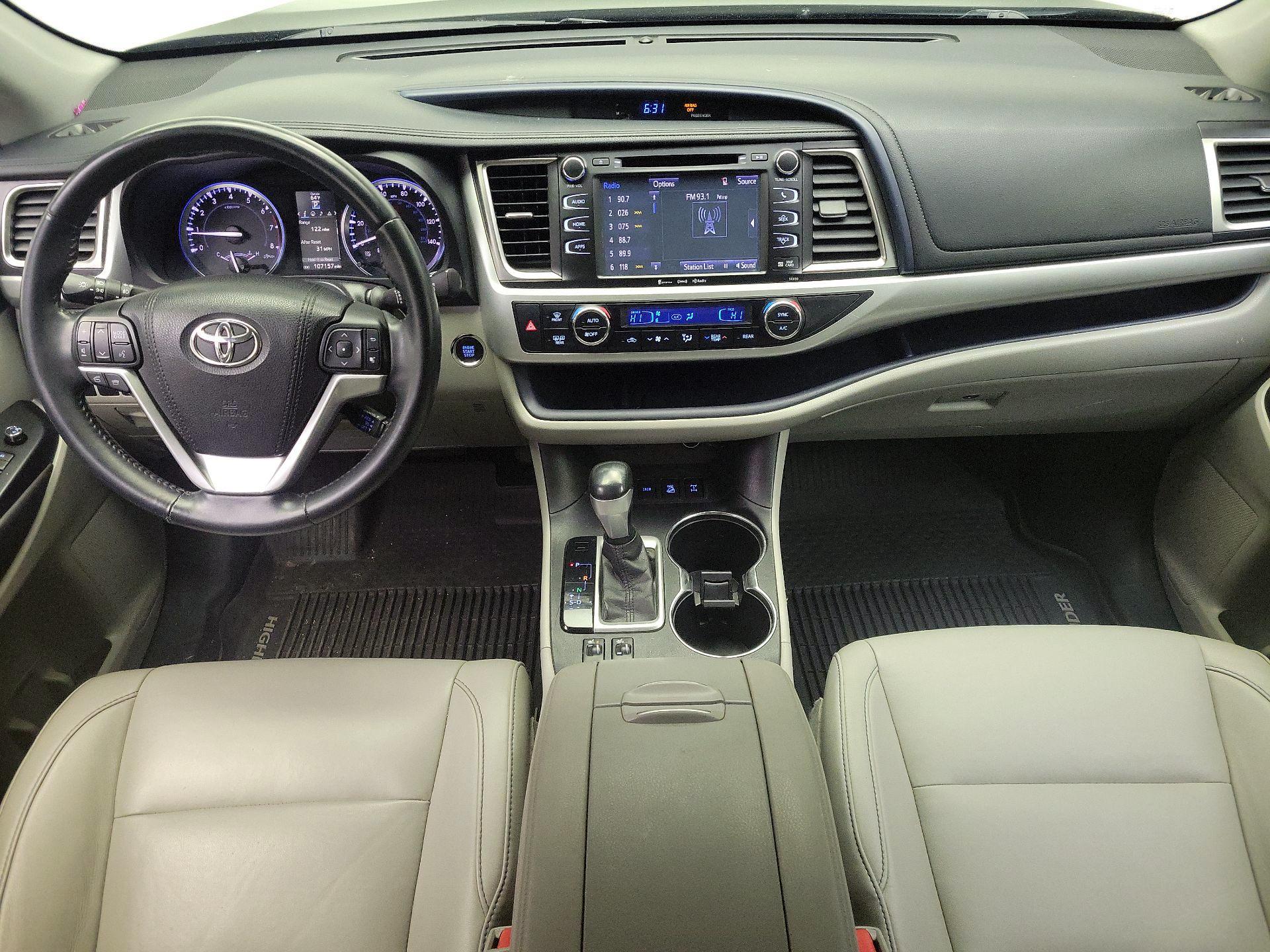 Thumbnail: 2016 Toyota Highlander - 9
