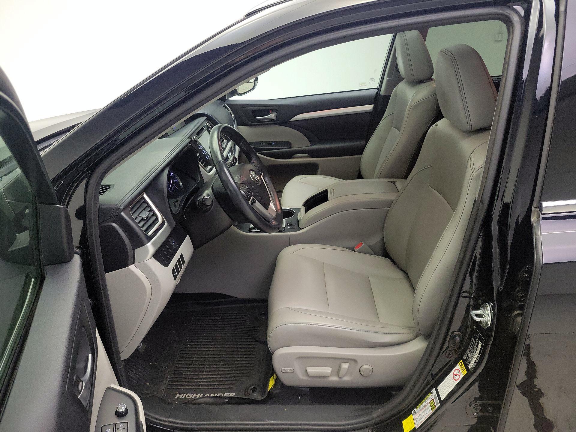 Thumbnail: 2016 Toyota Highlander - 11