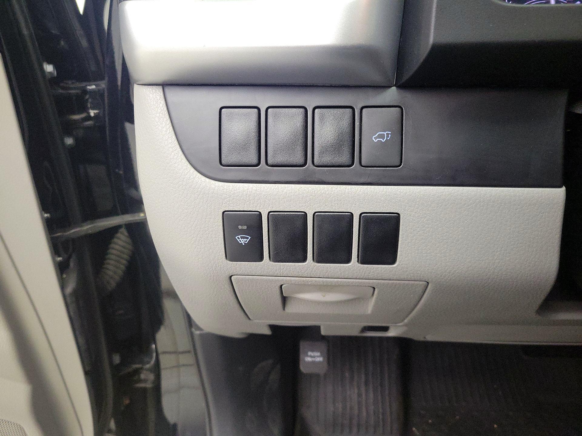 Thumbnail: 2016 Toyota Highlander - 13