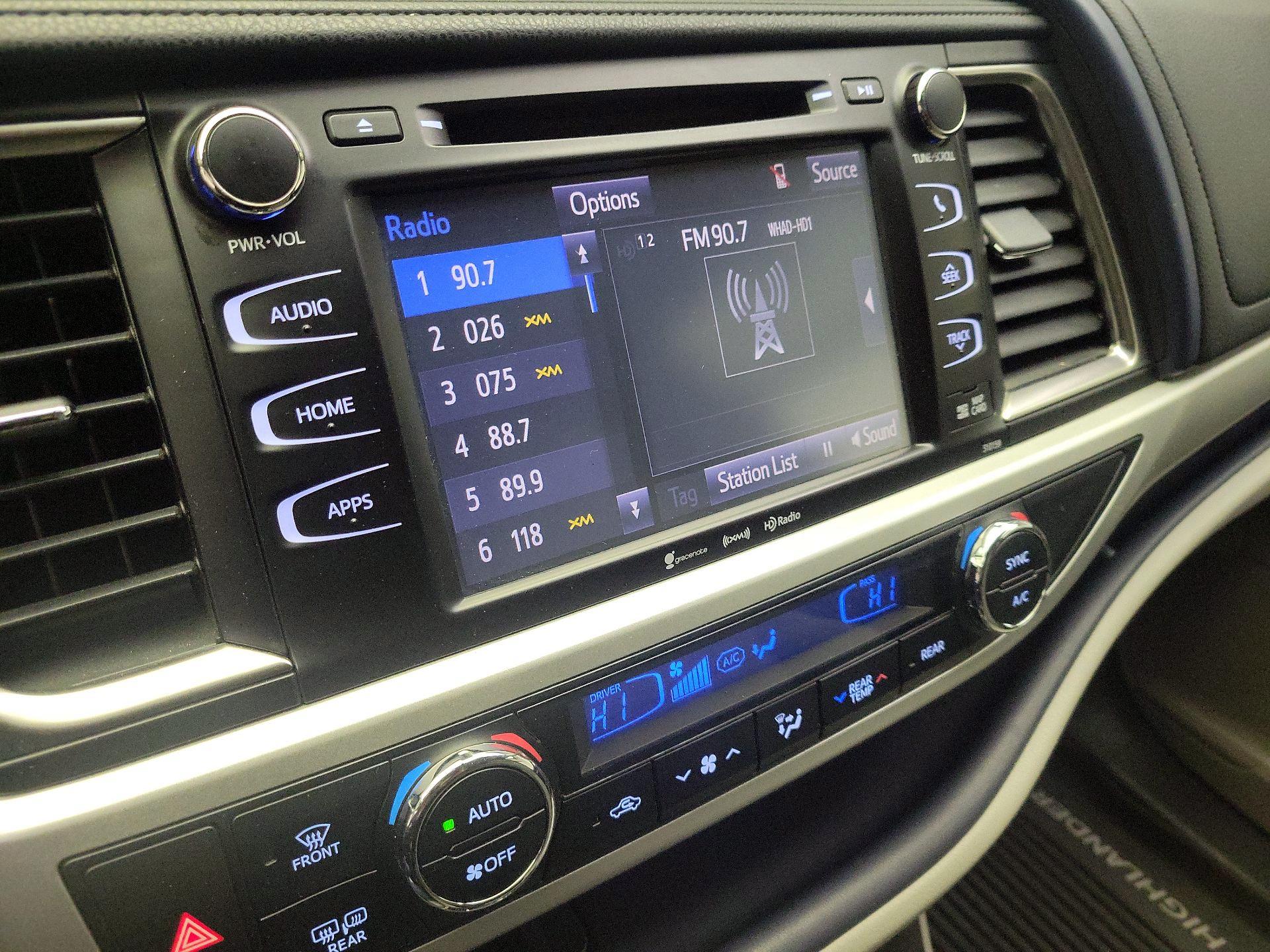 Thumbnail: 2016 Toyota Highlander - 16