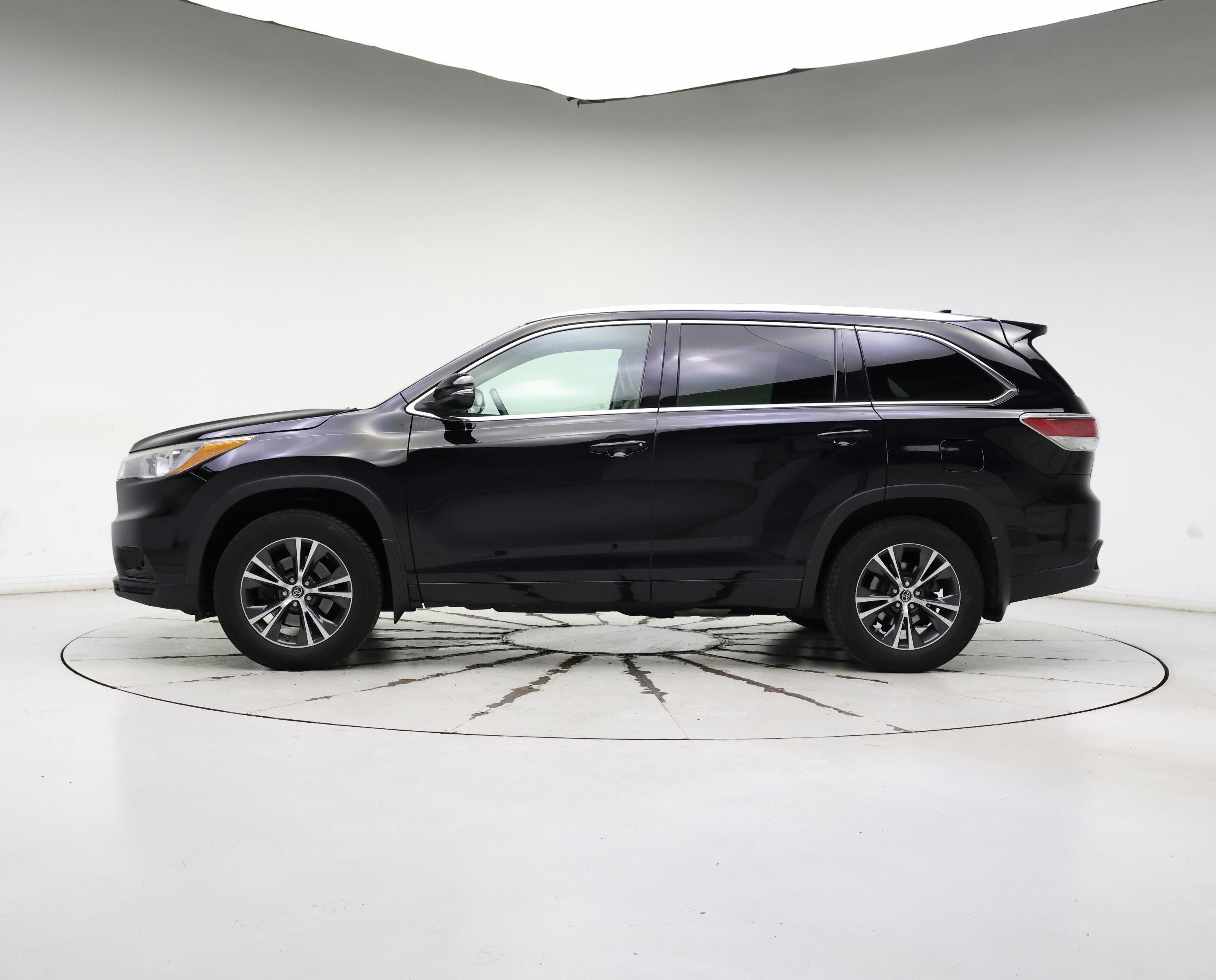 Thumbnail: 2016 Toyota Highlander - 3
