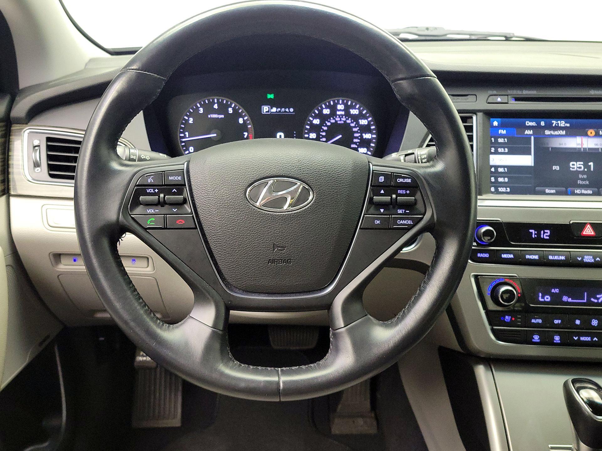 Thumbnail: 2017 Hyundai Sonata - 10