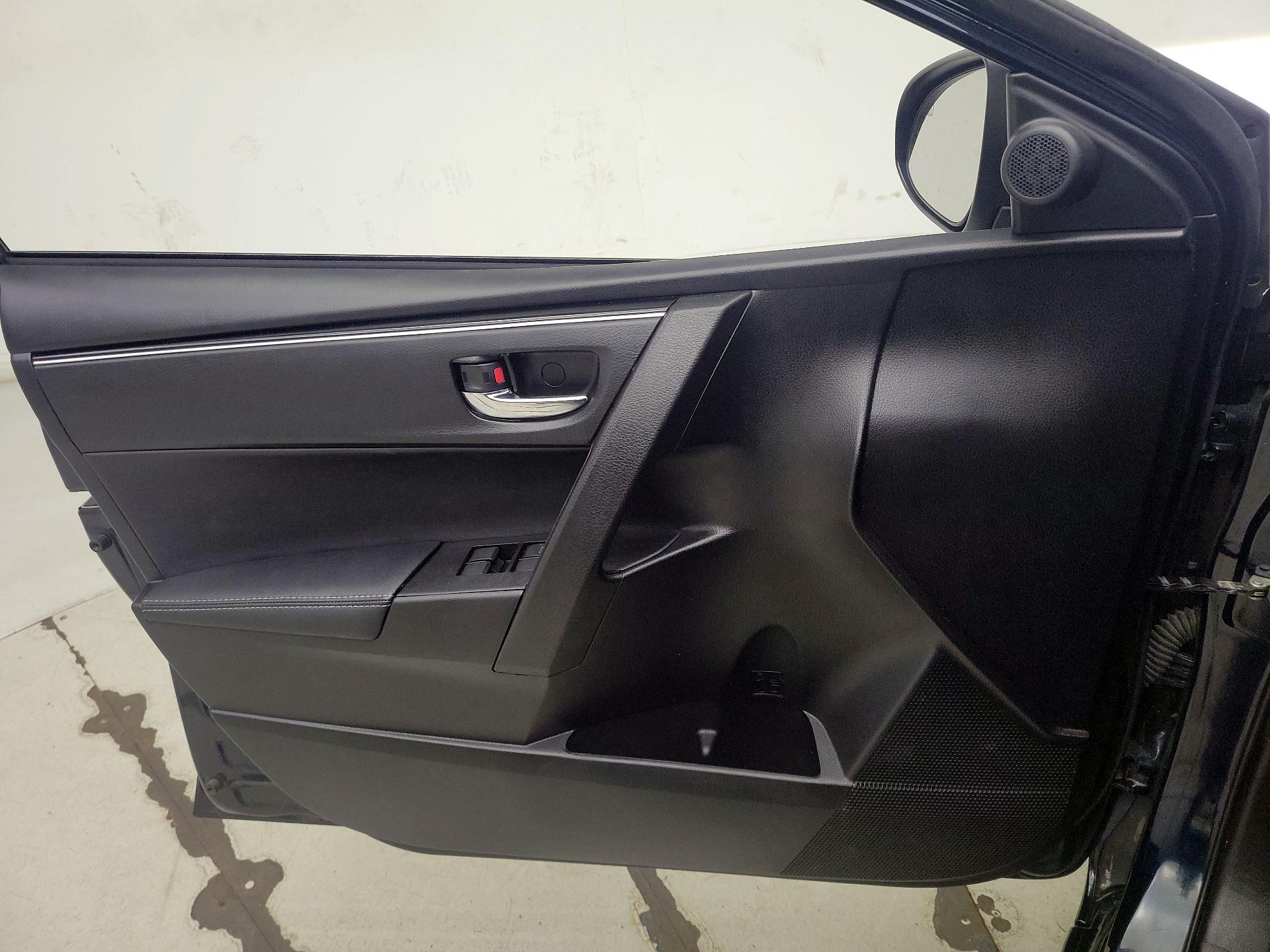 Thumbnail: 2018 Toyota Corolla - 12