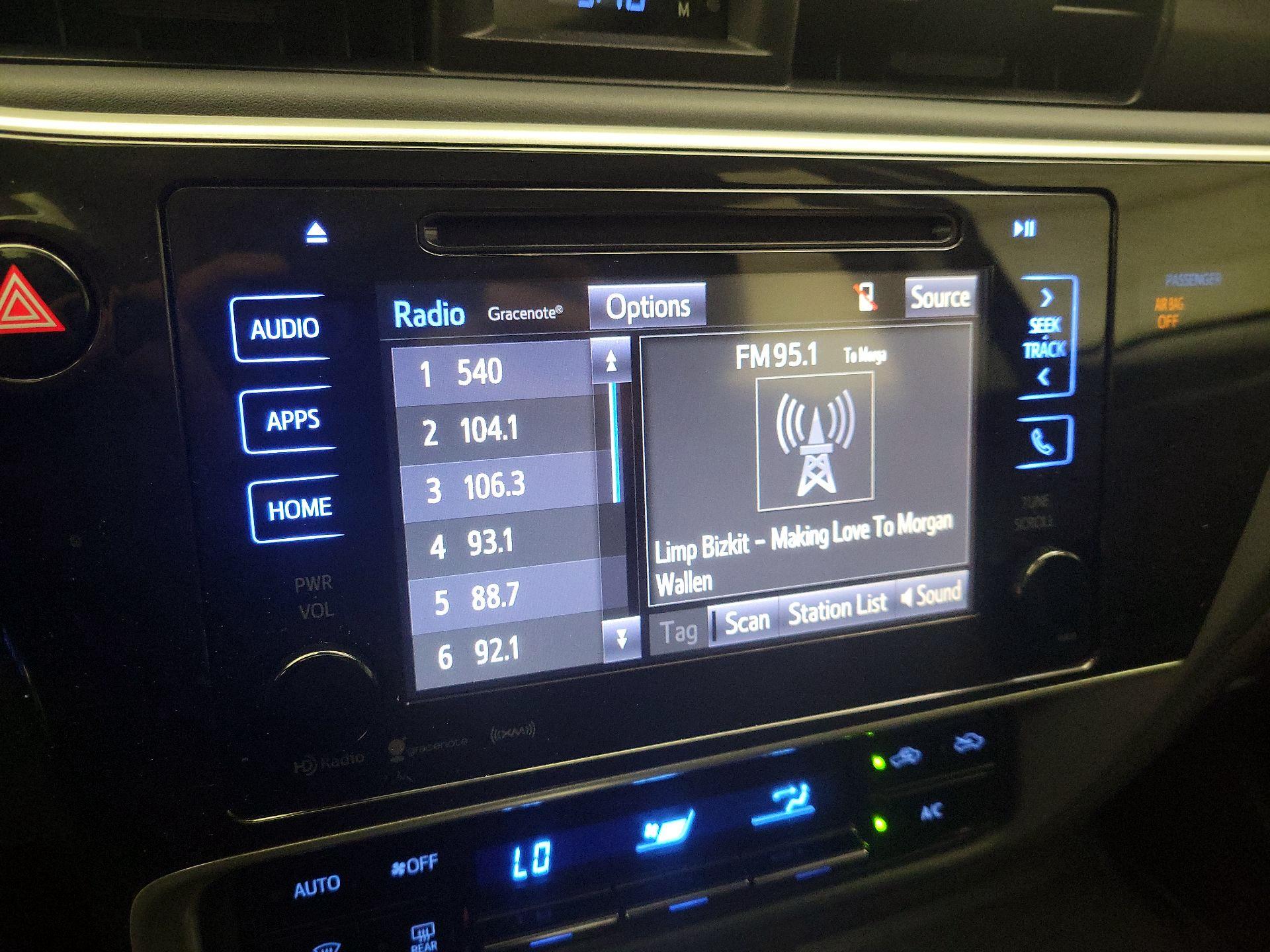 Thumbnail: 2018 Toyota Corolla - 15