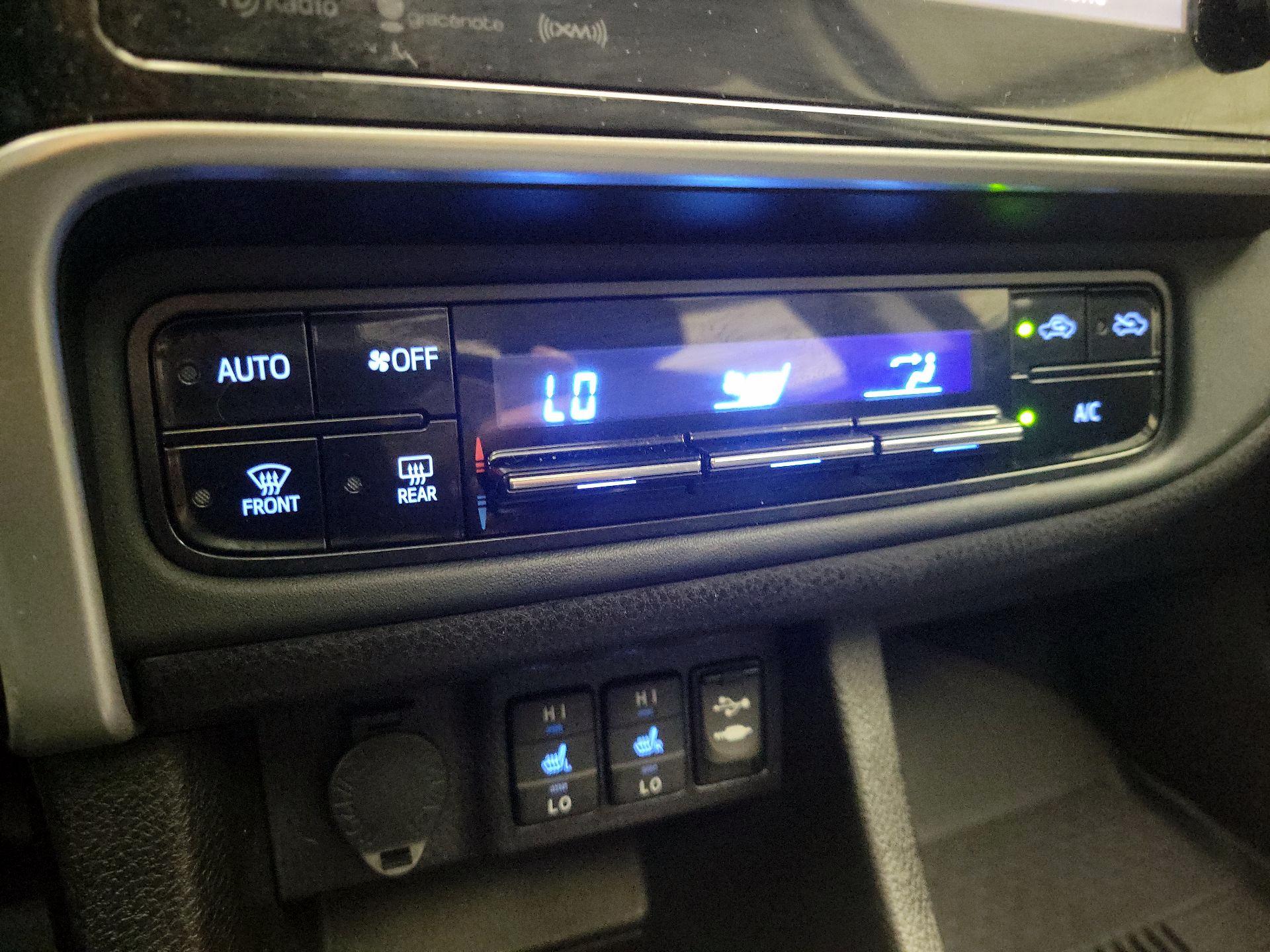 Thumbnail: 2018 Toyota Corolla - 16