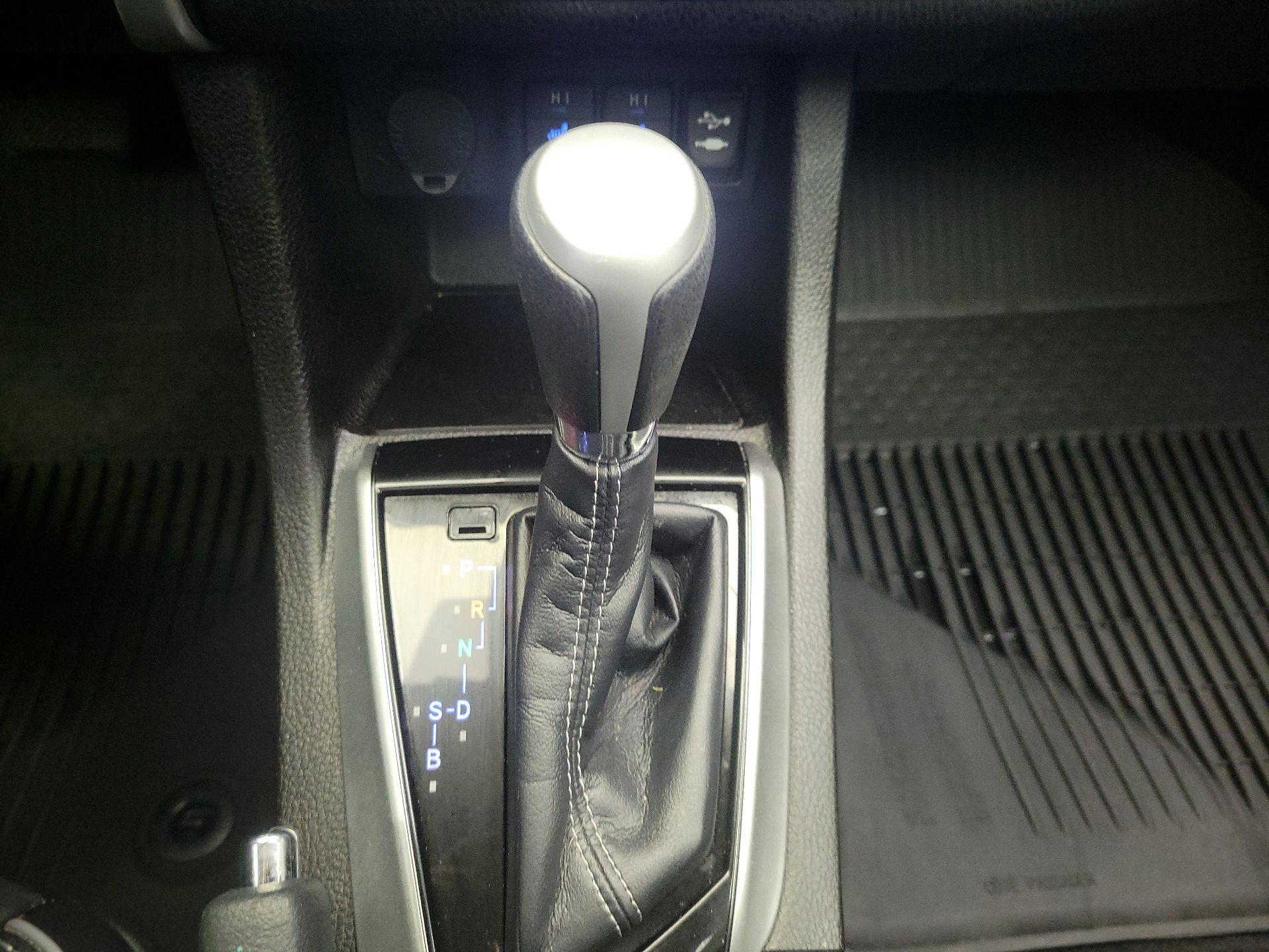 Thumbnail: 2018 Toyota Corolla - 17