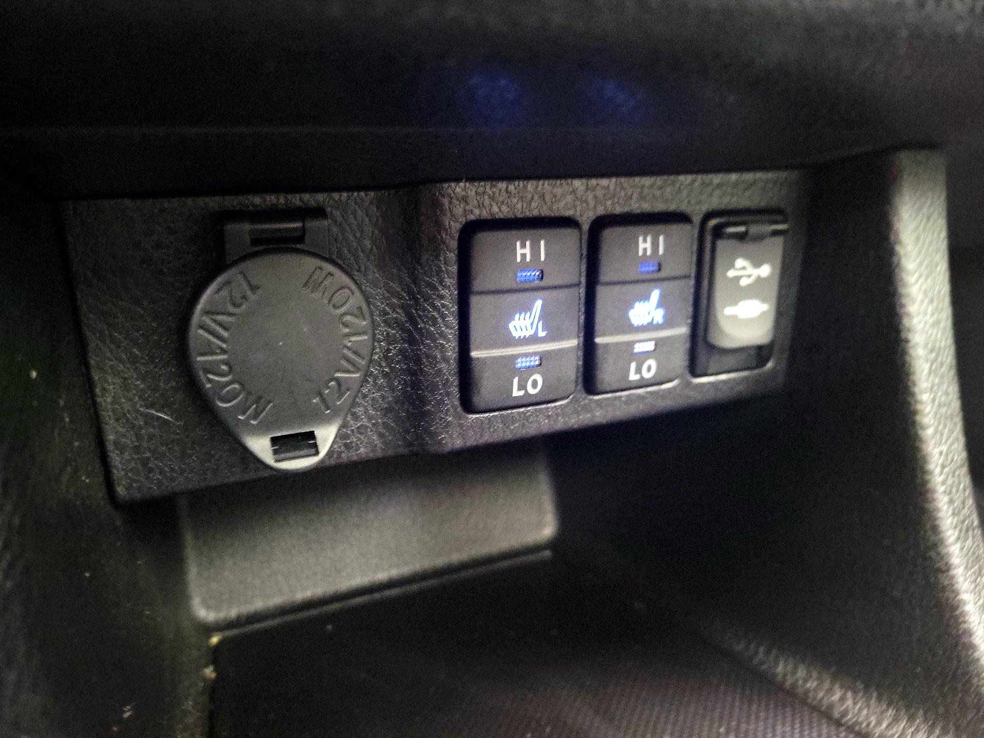 Thumbnail: 2018 Toyota Corolla - 18