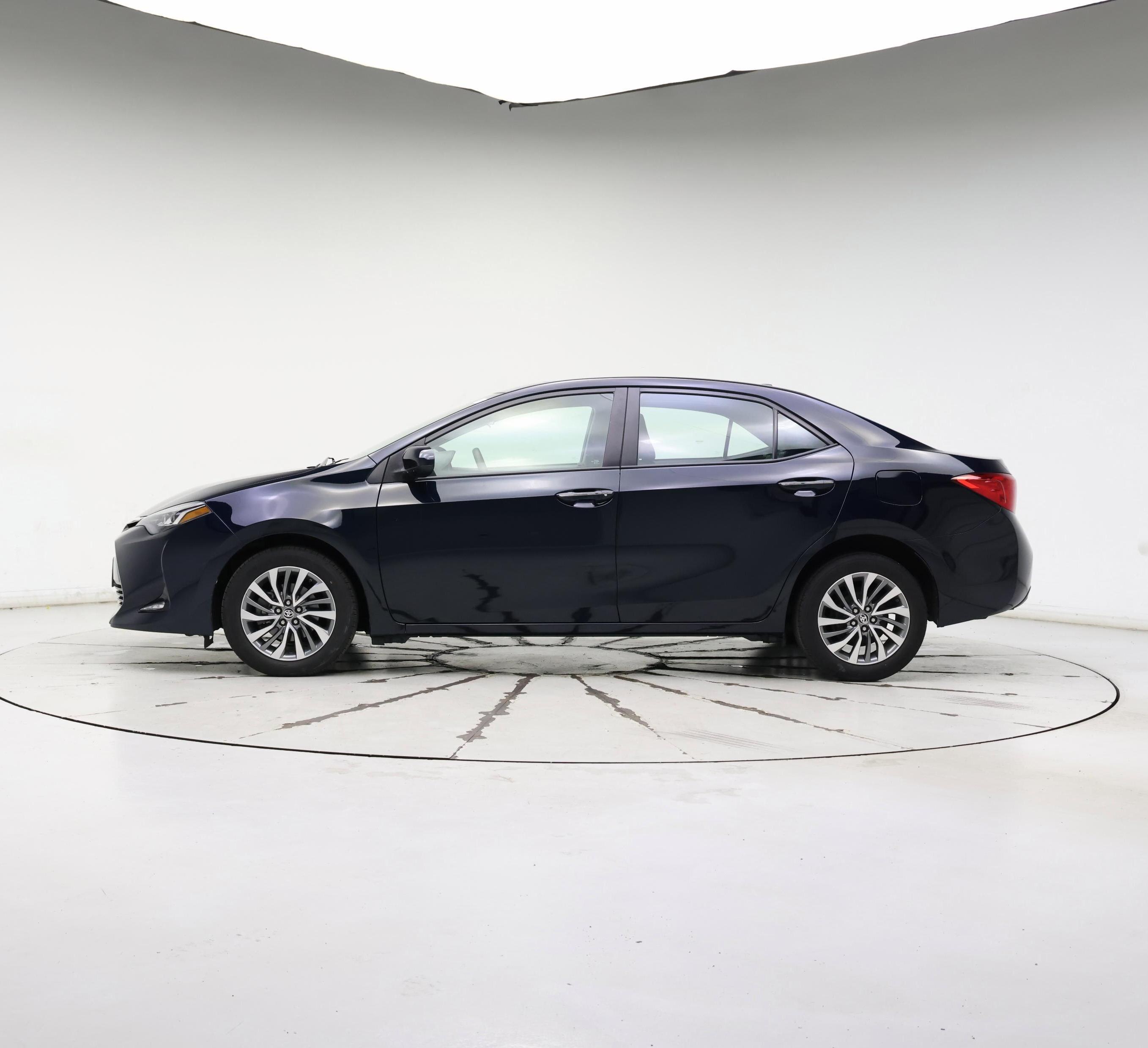 Thumbnail: 2018 Toyota Corolla - 3