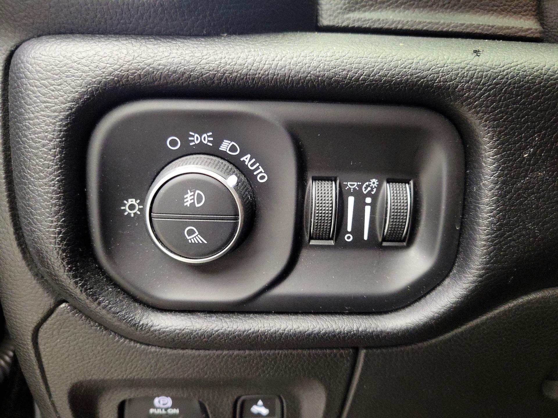 Thumbnail: 2019 RAM 1500 - 13