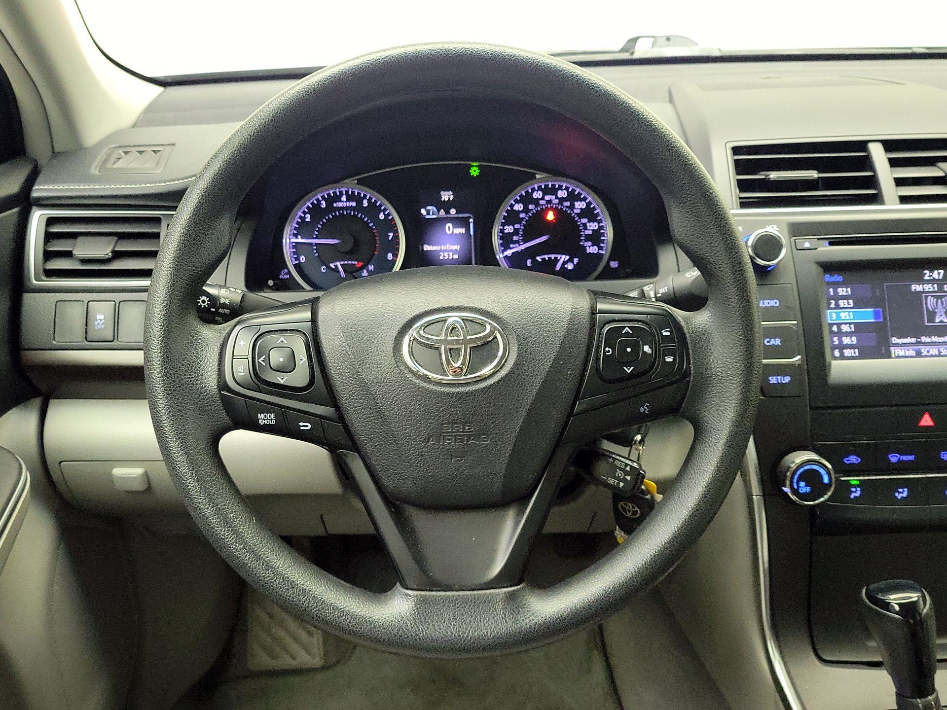 Thumbnail: 2016 Toyota Camry - 10