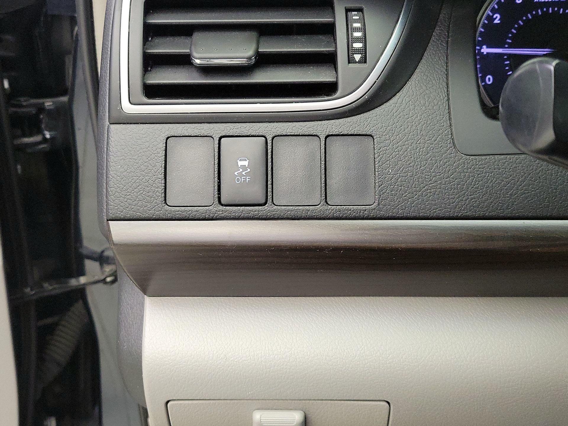 Thumbnail: 2016 Toyota Camry - 13