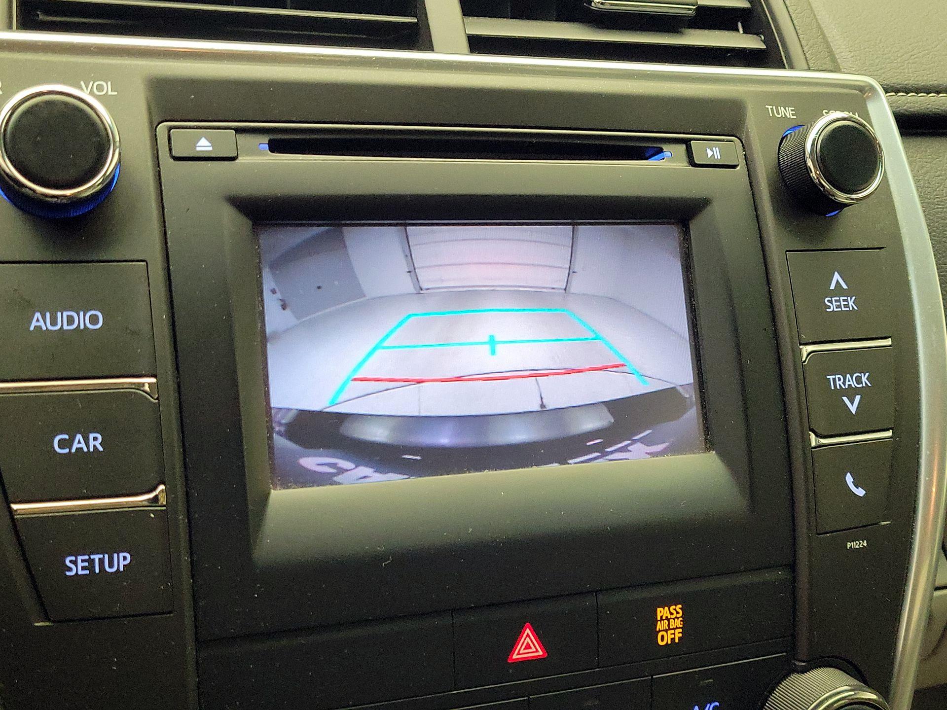 Thumbnail: 2016 Toyota Camry - 14