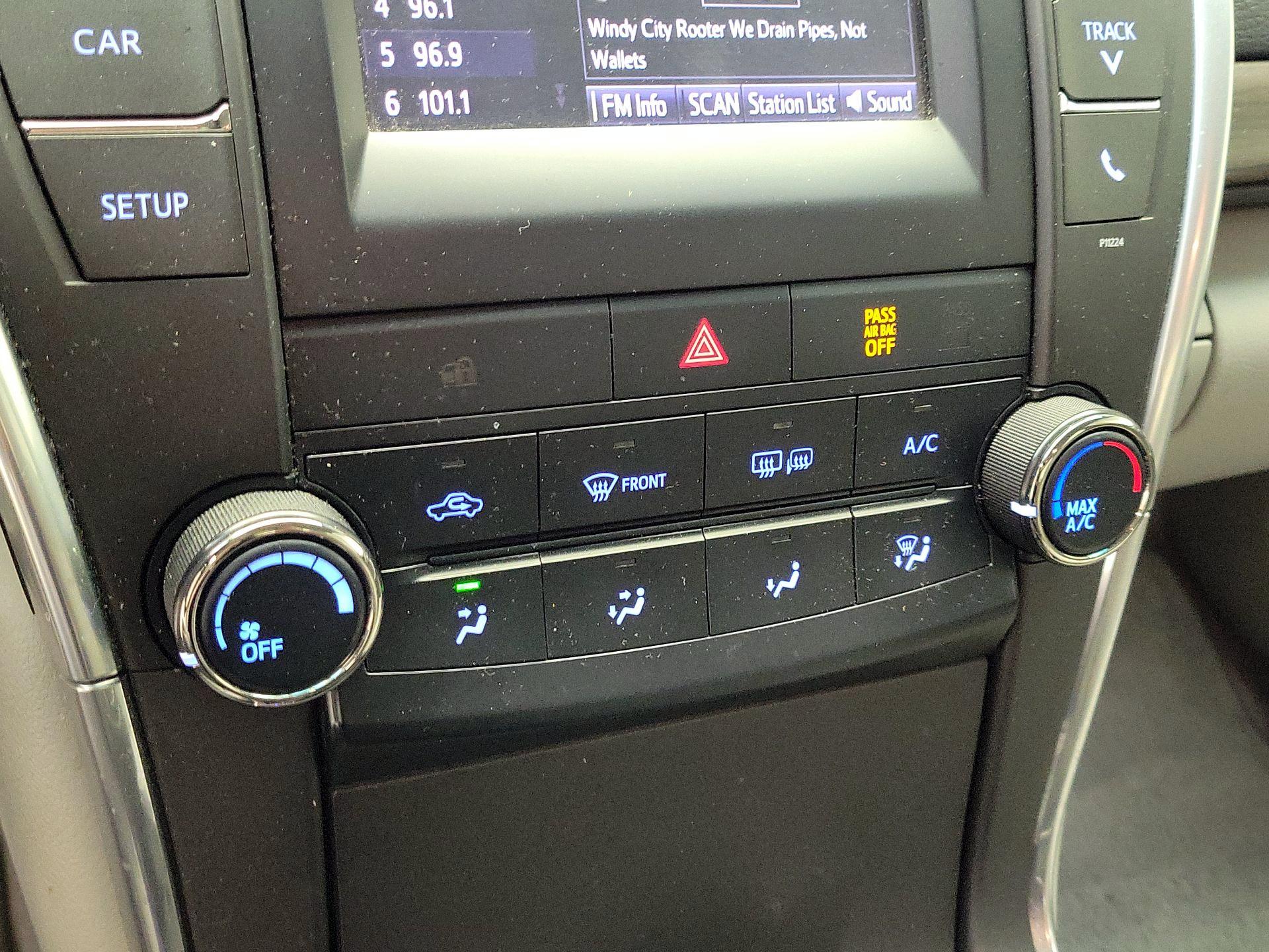 Thumbnail: 2016 Toyota Camry - 16