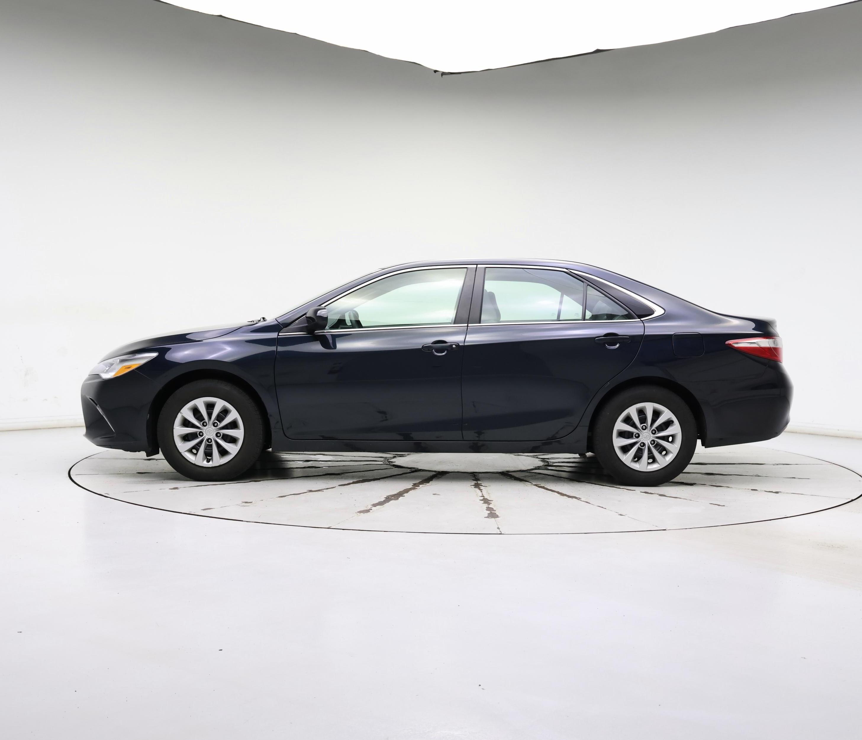 Thumbnail: 2016 Toyota Camry - 3