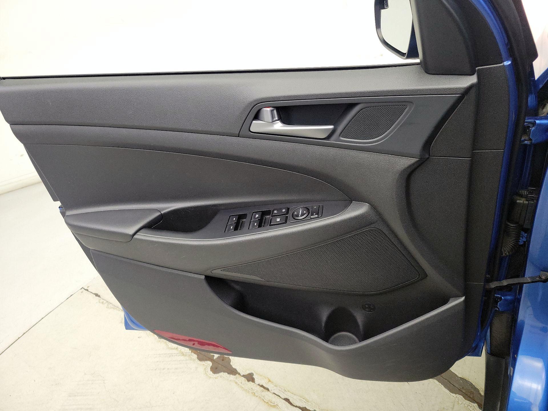 Thumbnail: 2017 Hyundai Tucson - 12