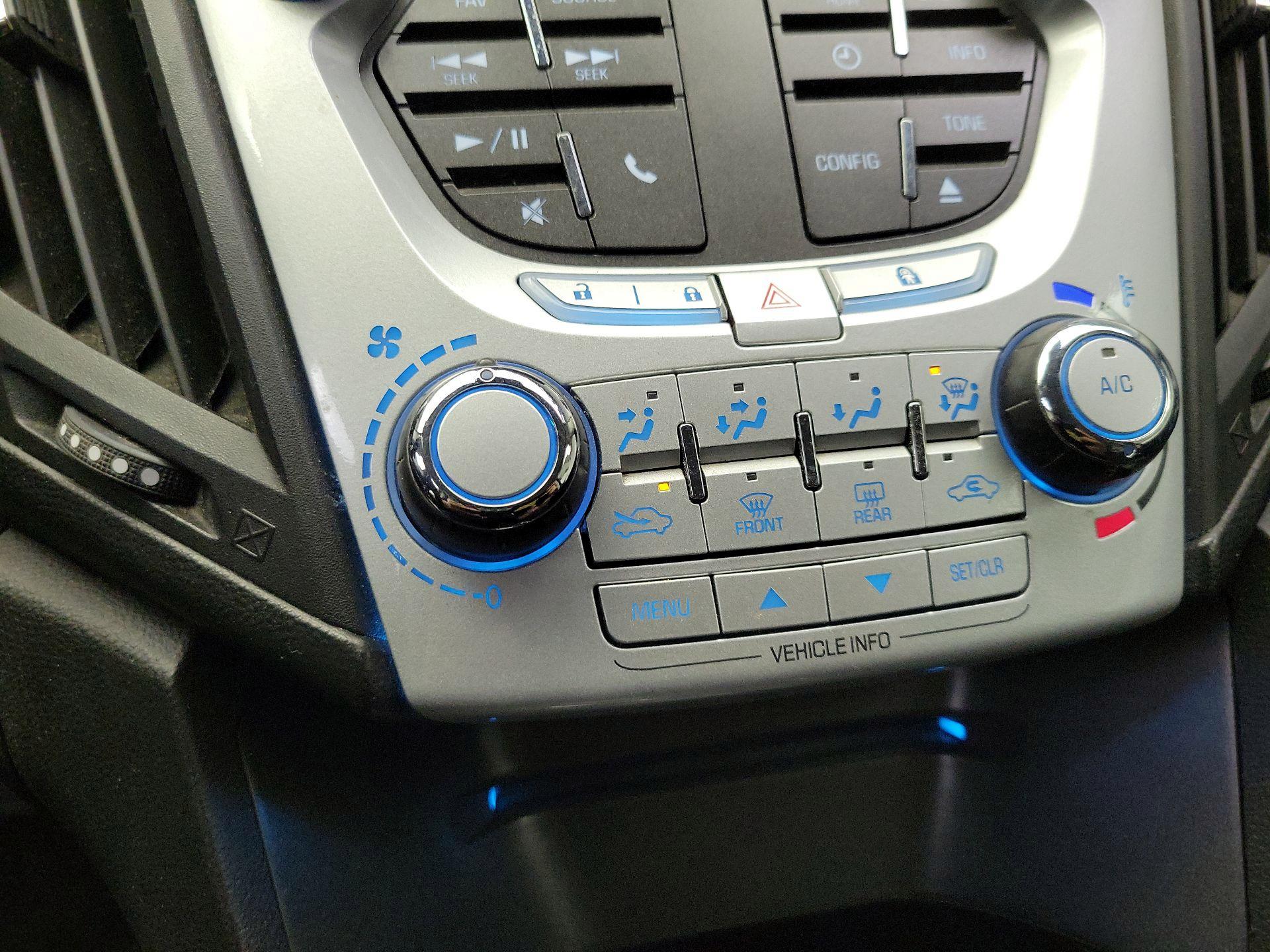 Thumbnail: 2015 Chevrolet Equinox - 15