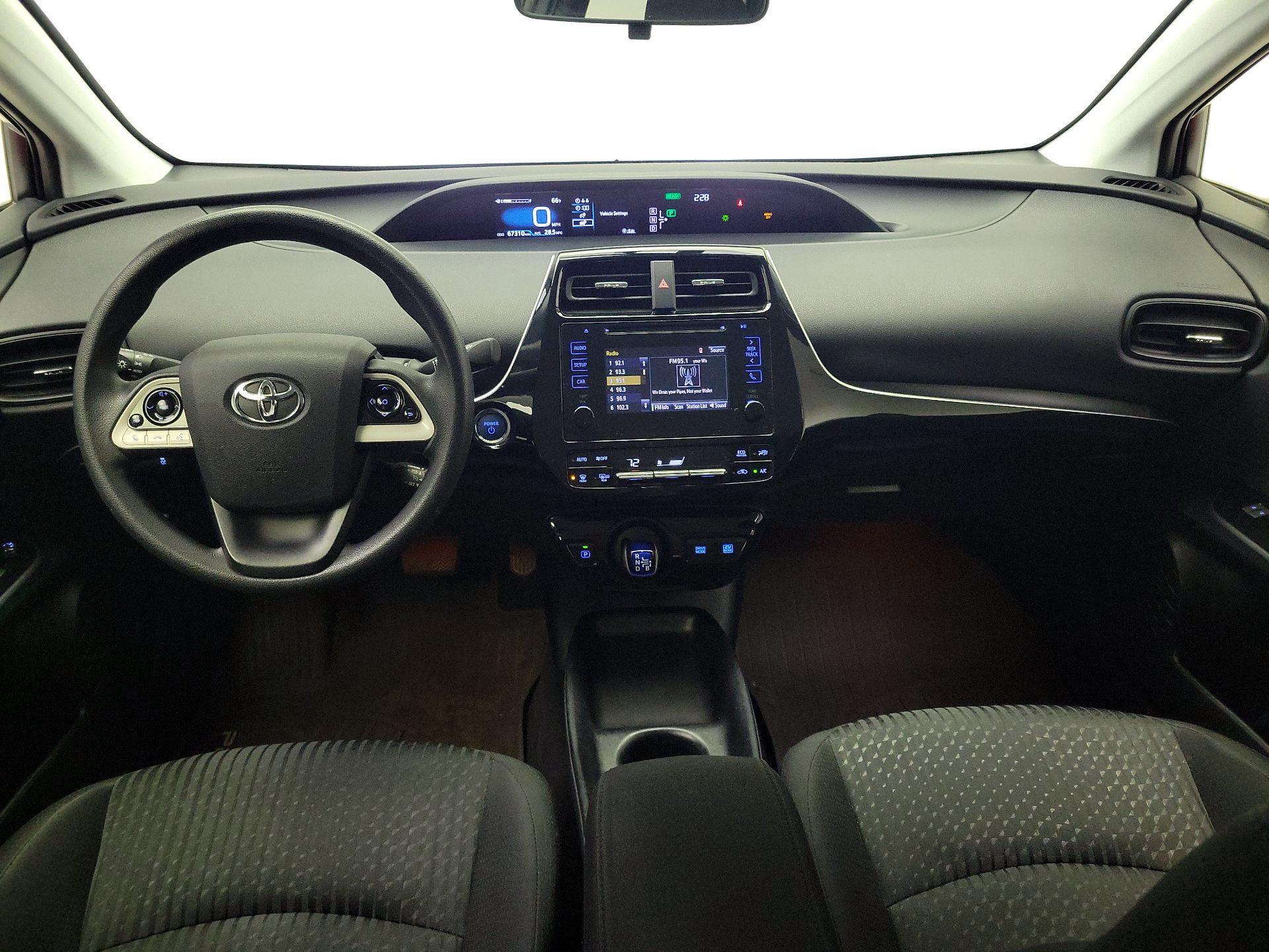 Thumbnail: 2016 Toyota Prius - 9