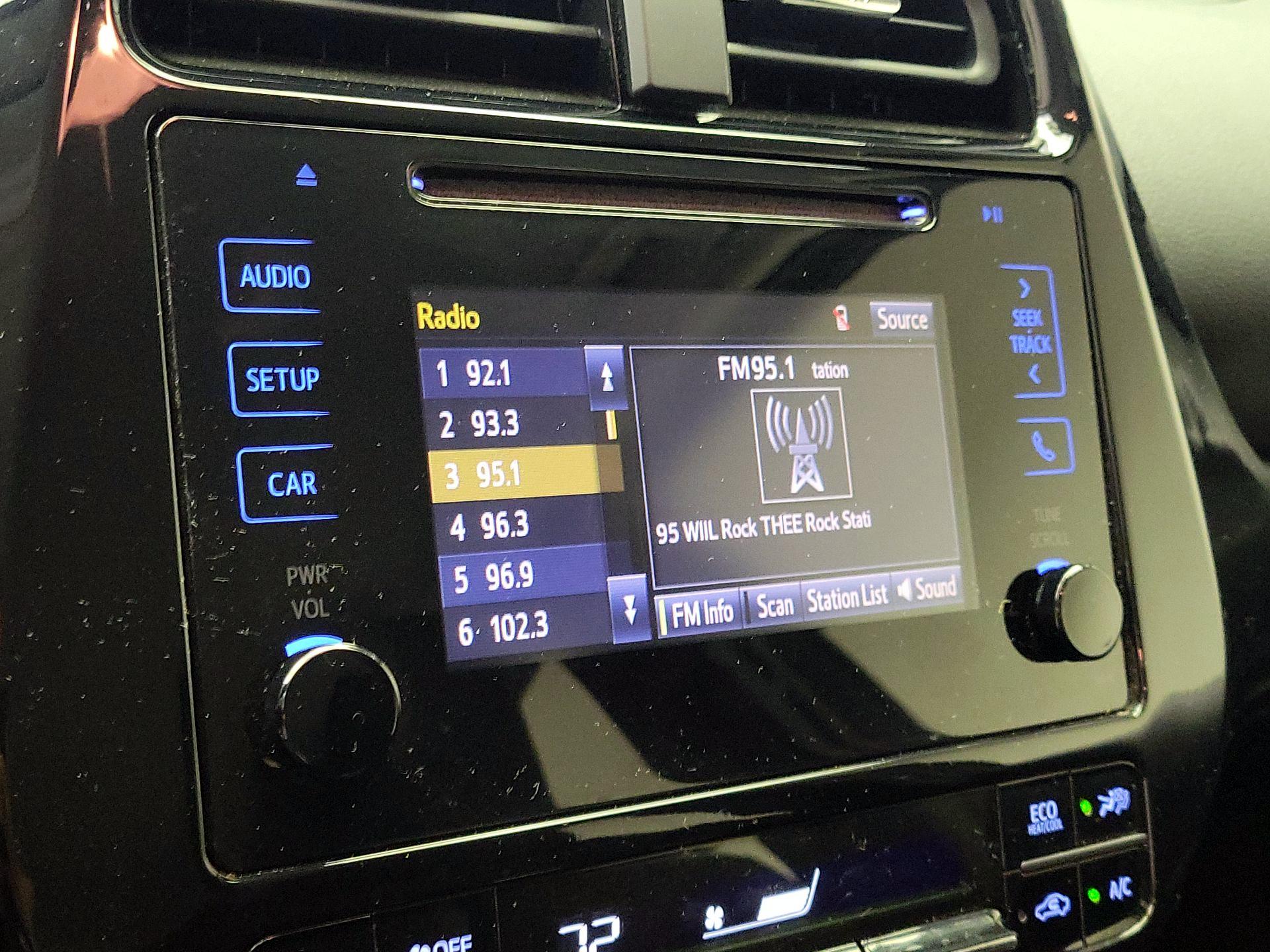 Thumbnail: 2016 Toyota Prius - 15