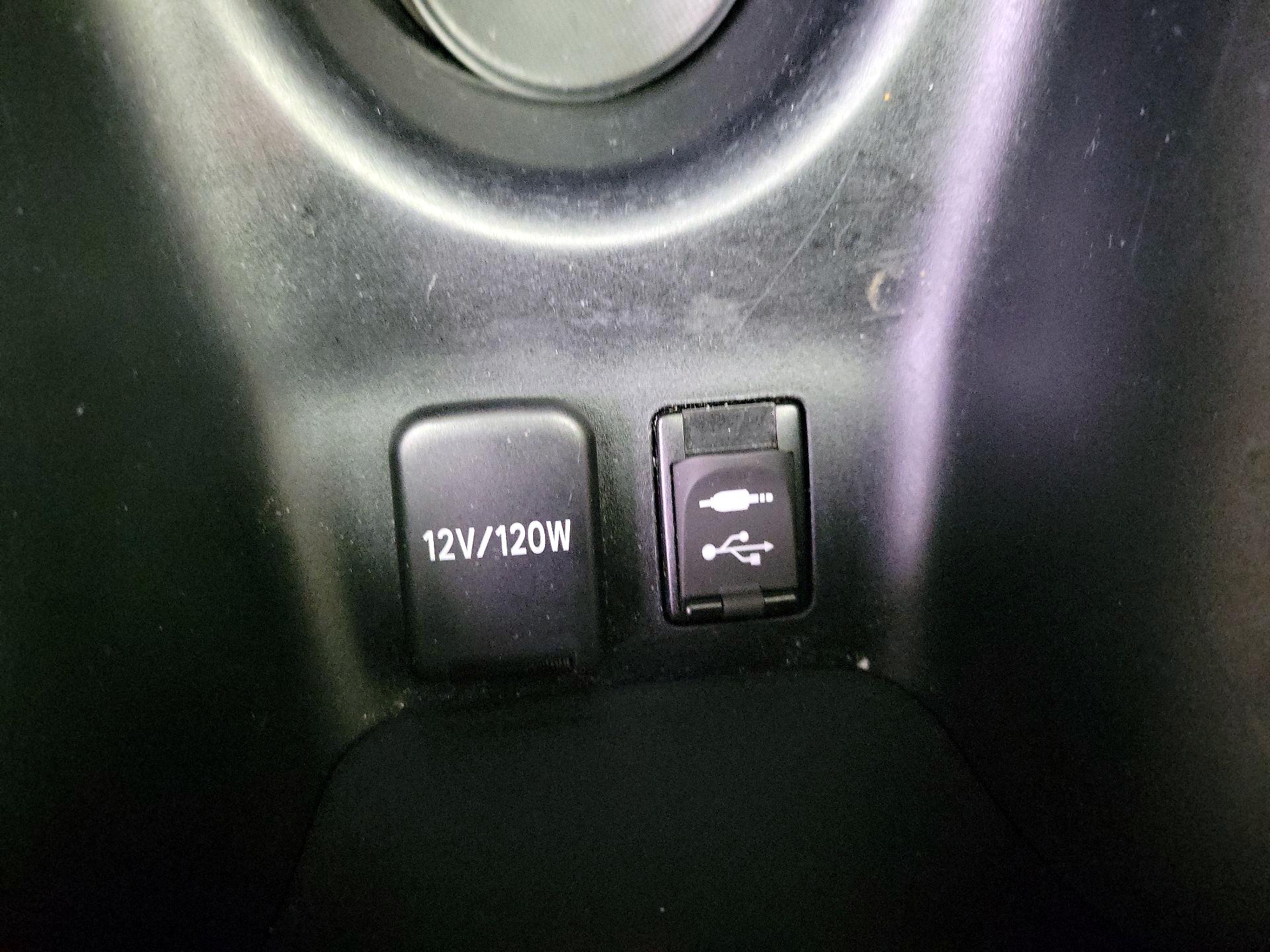 Thumbnail: 2016 Toyota Prius - 18