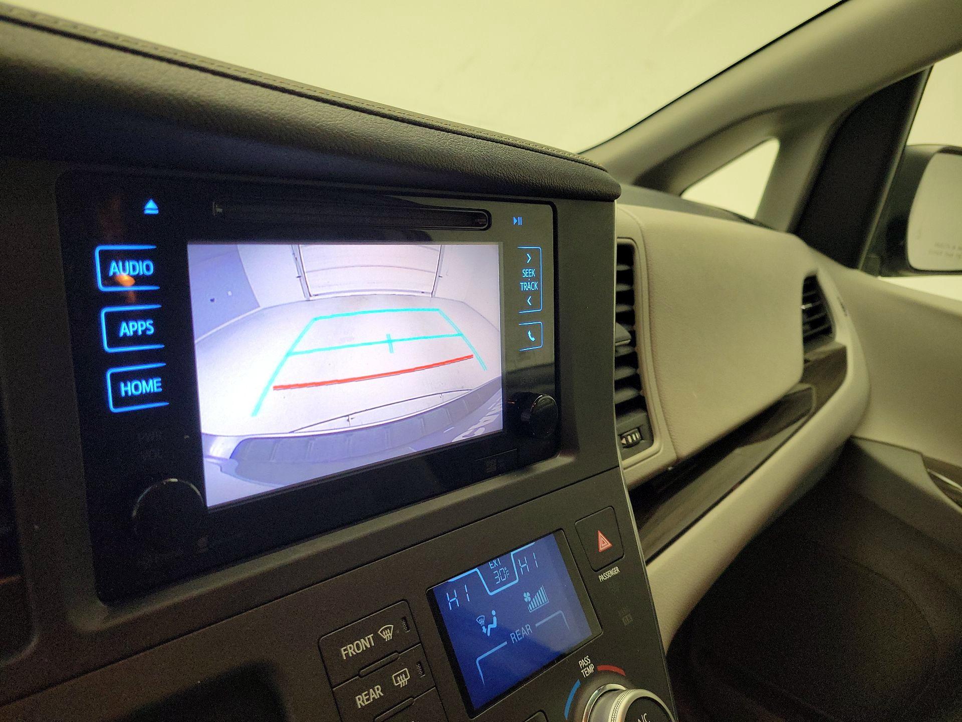 Thumbnail: 2015 Toyota Sienna - 15