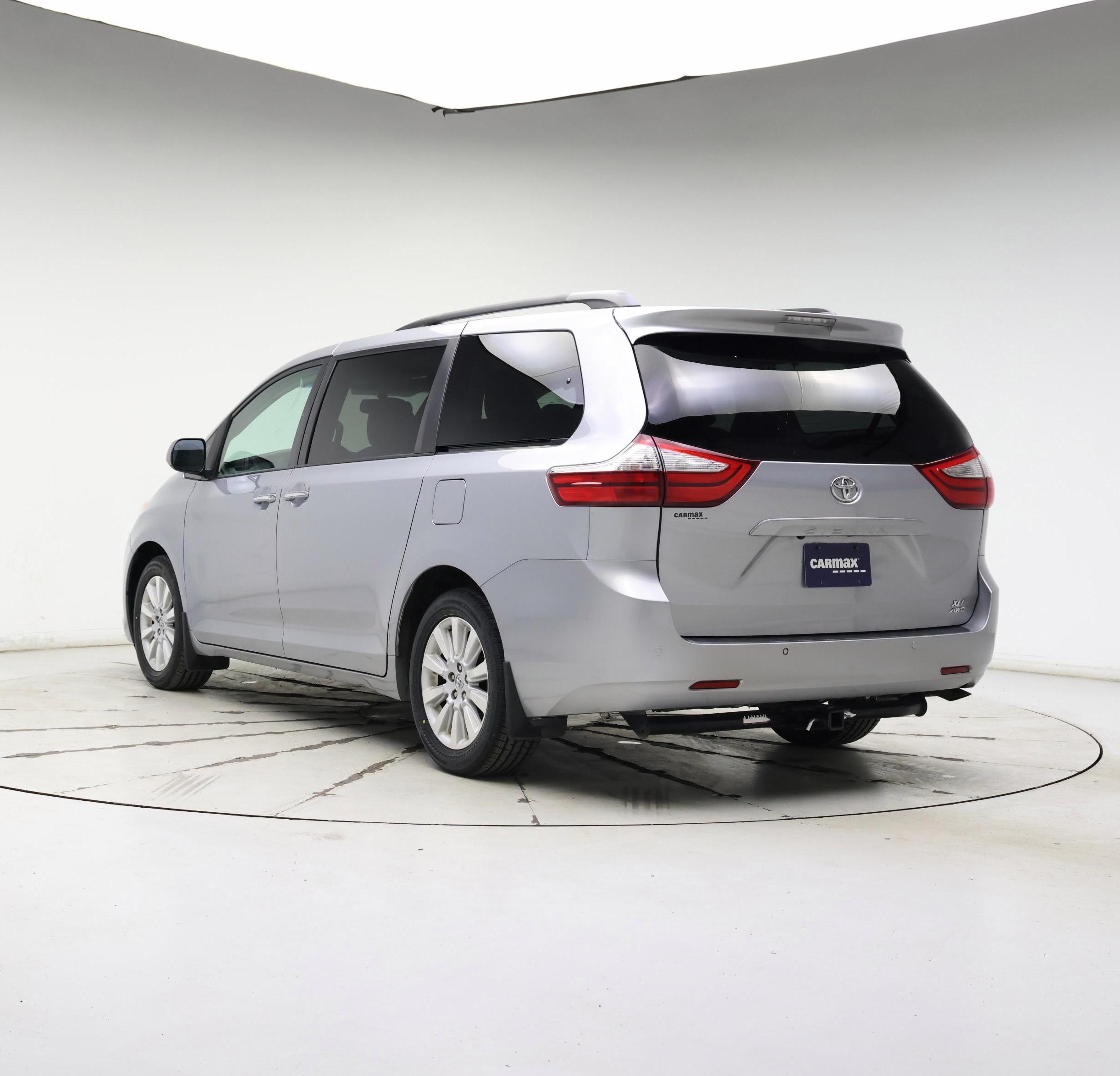 Thumbnail: 2015 Toyota Sienna - 2