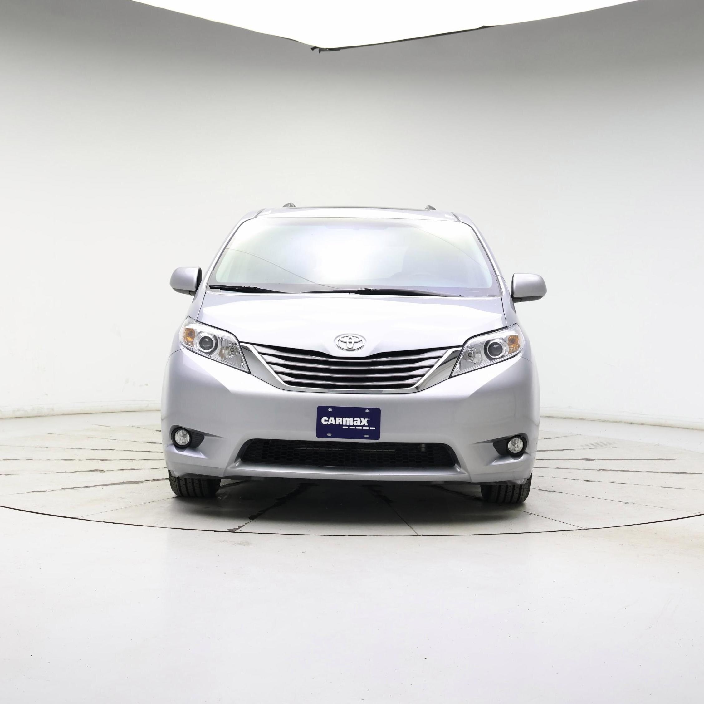 Thumbnail: 2015 Toyota Sienna - 5