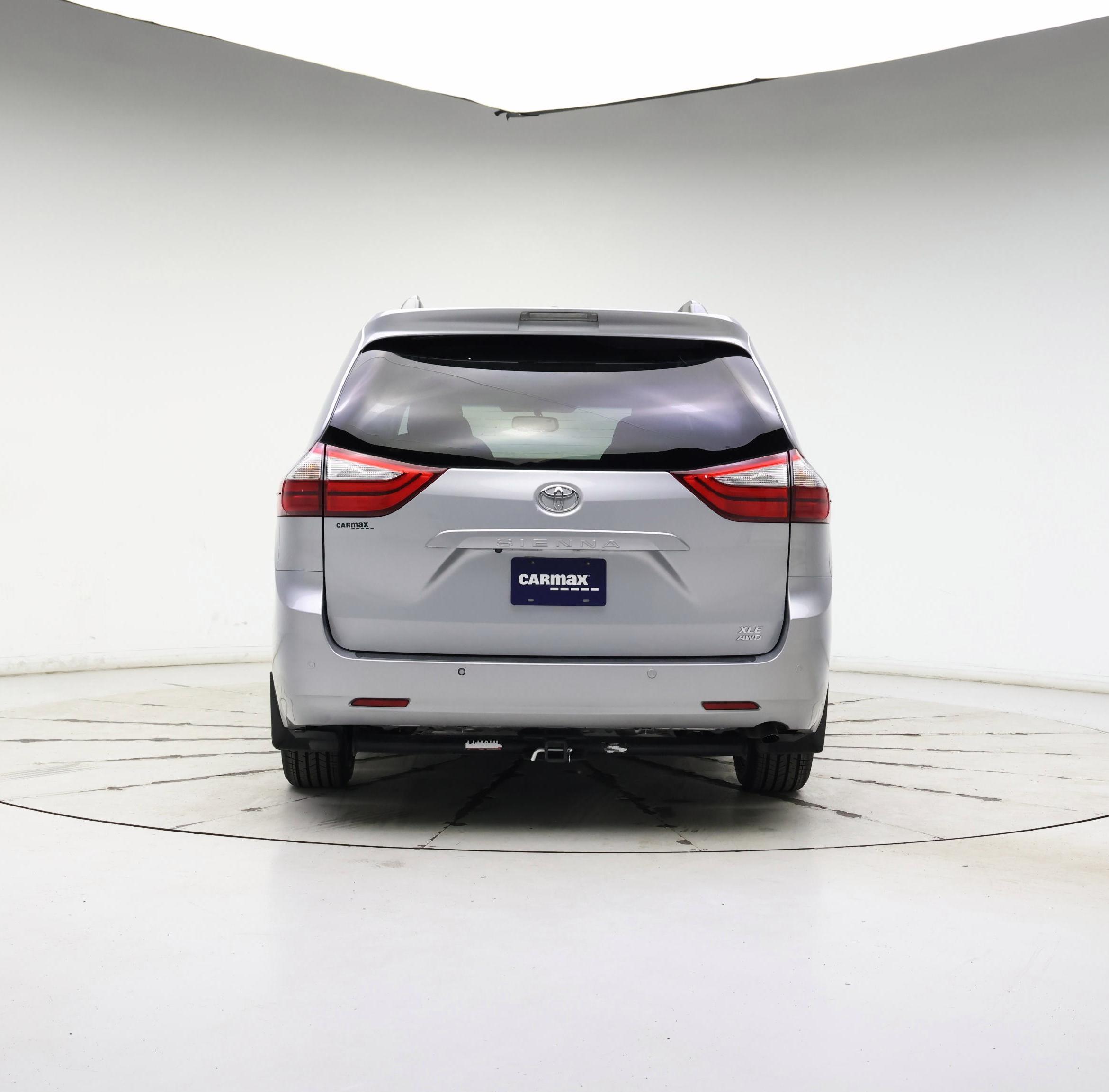 Thumbnail: 2015 Toyota Sienna - 6