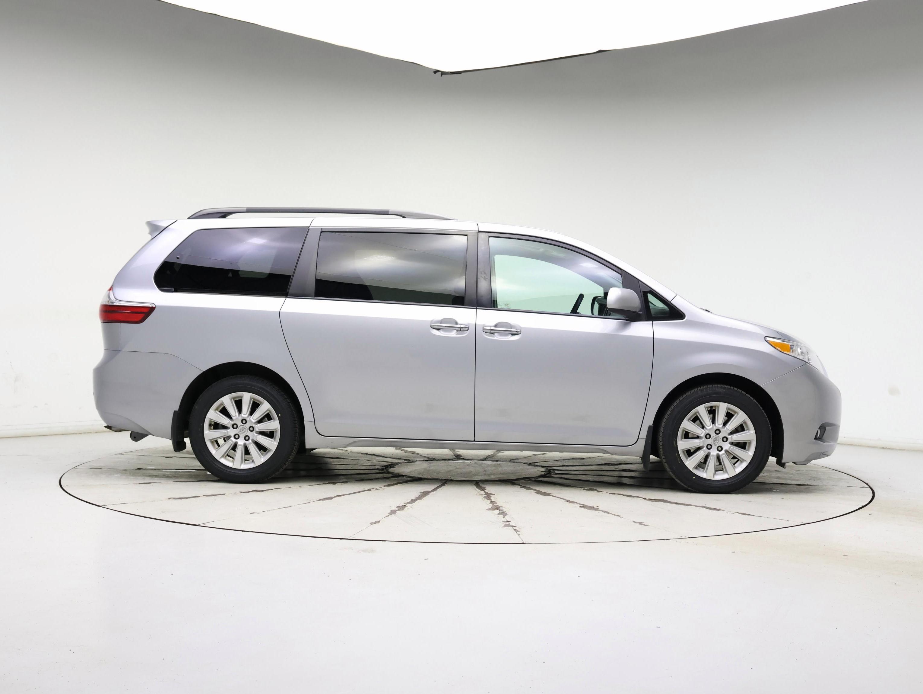 Thumbnail: 2015 Toyota Sienna - 7