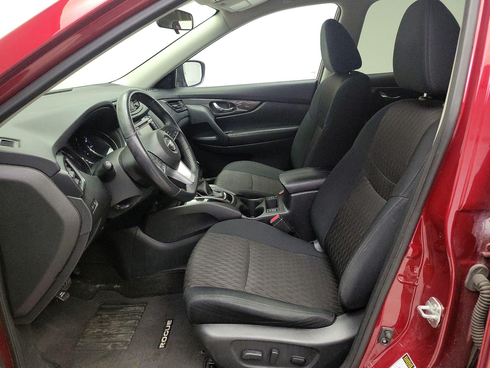 Thumbnail: 2018 Nissan Rogue - 11