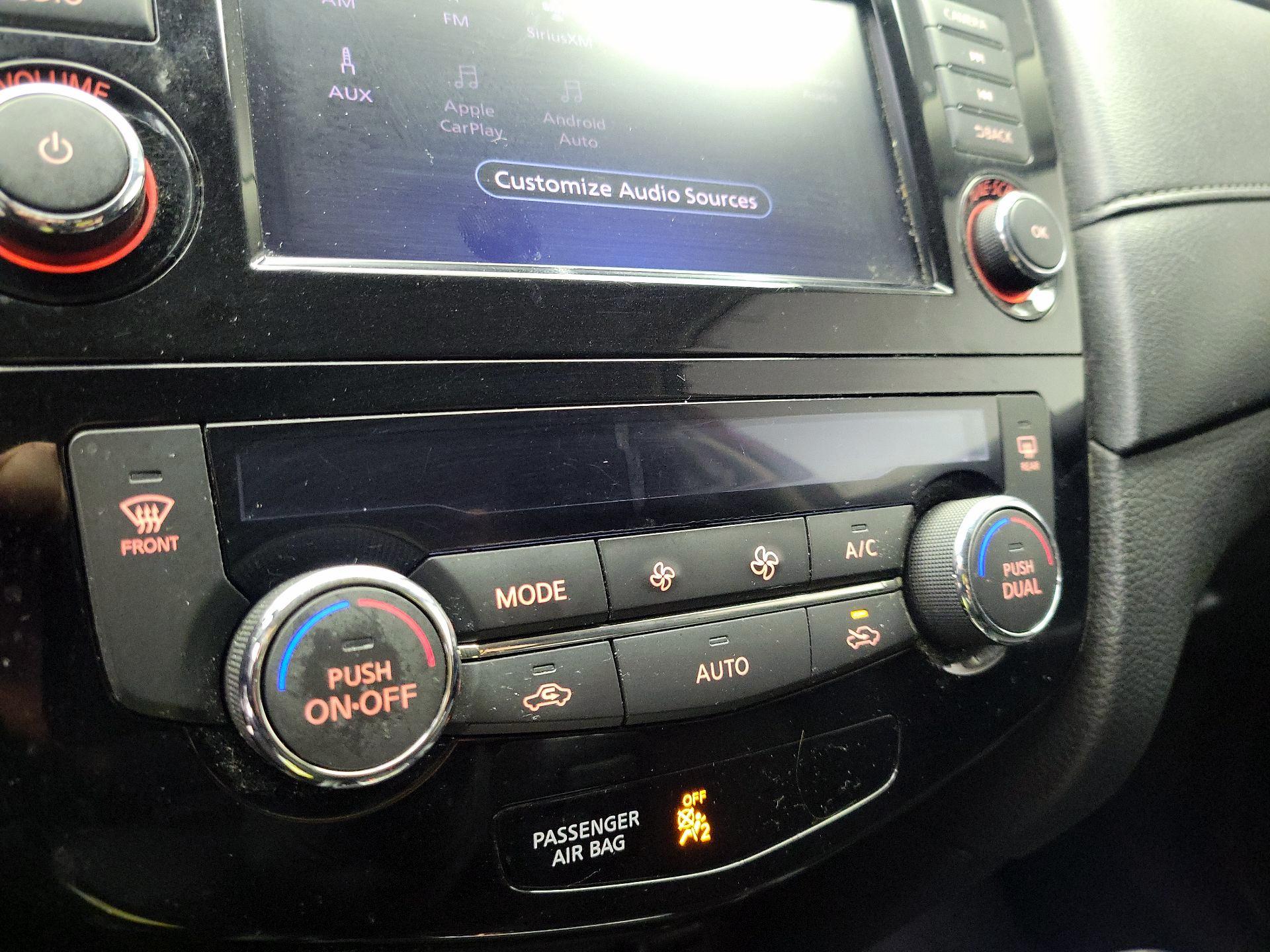 Thumbnail: 2018 Nissan Rogue - 16