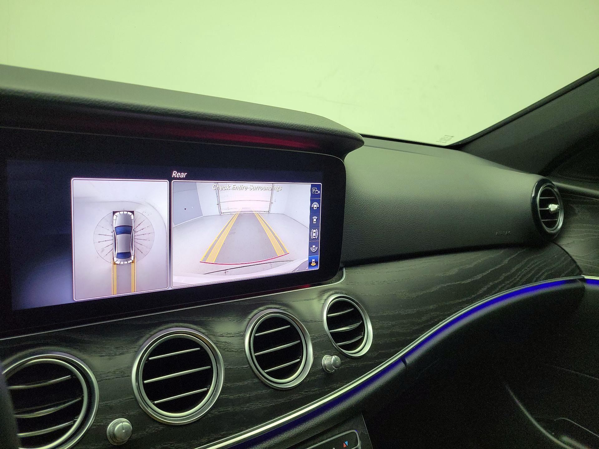 Thumbnail: 2020 Mercedes-Benz E-Class - 15